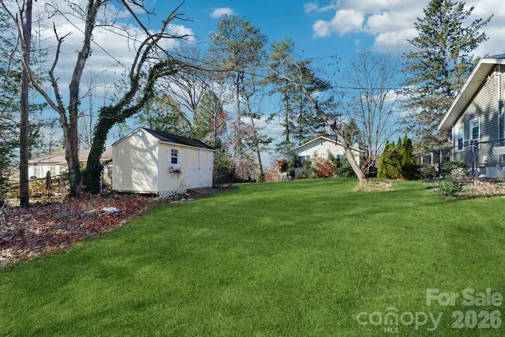 121 Oak Terrace Property Photo 17