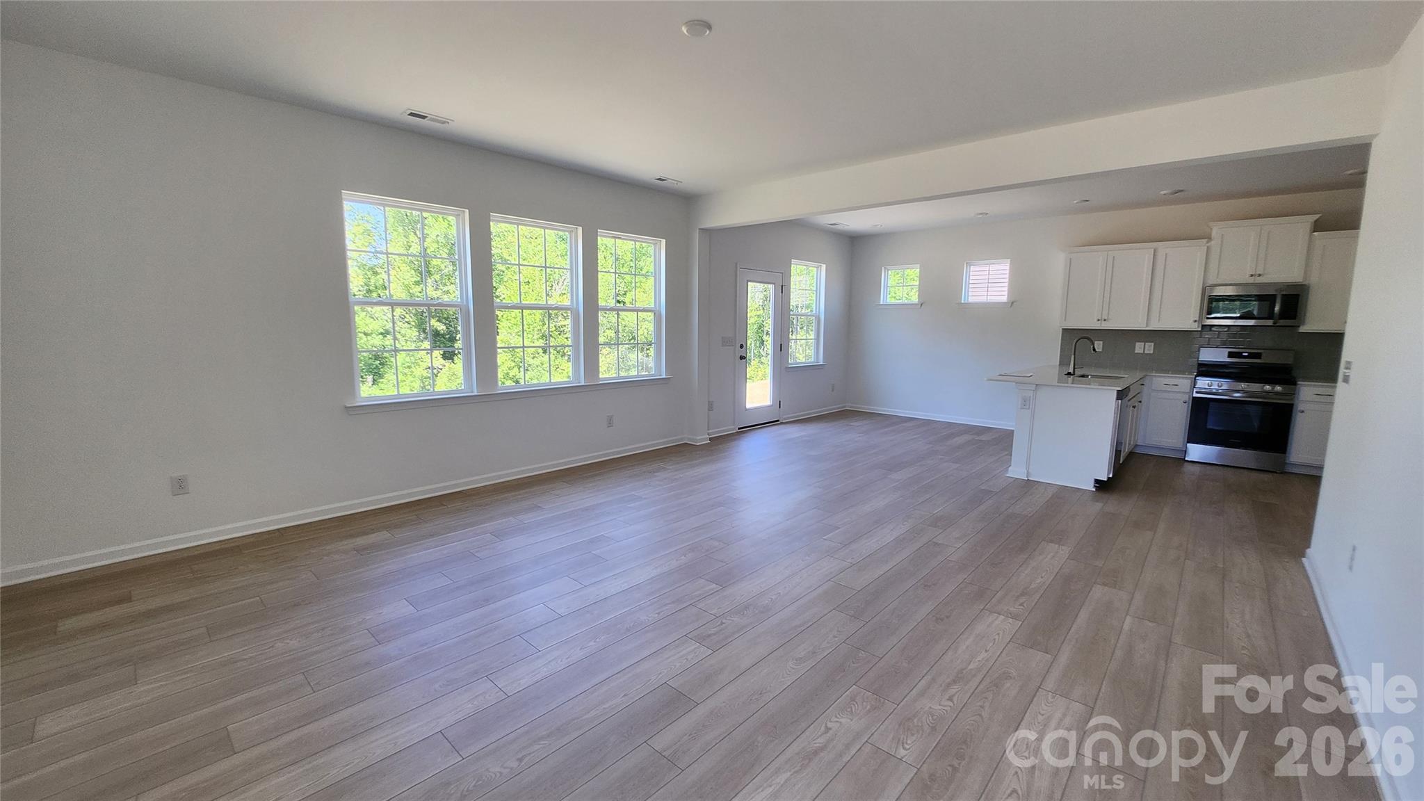 7002 Juneberry Way Property Photo 4