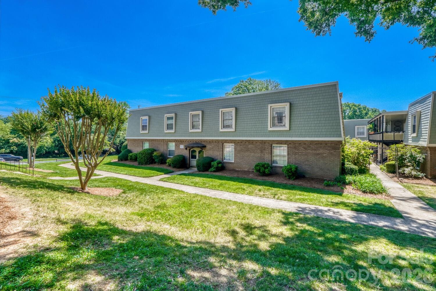 2610 Park Road B Property Photo 1