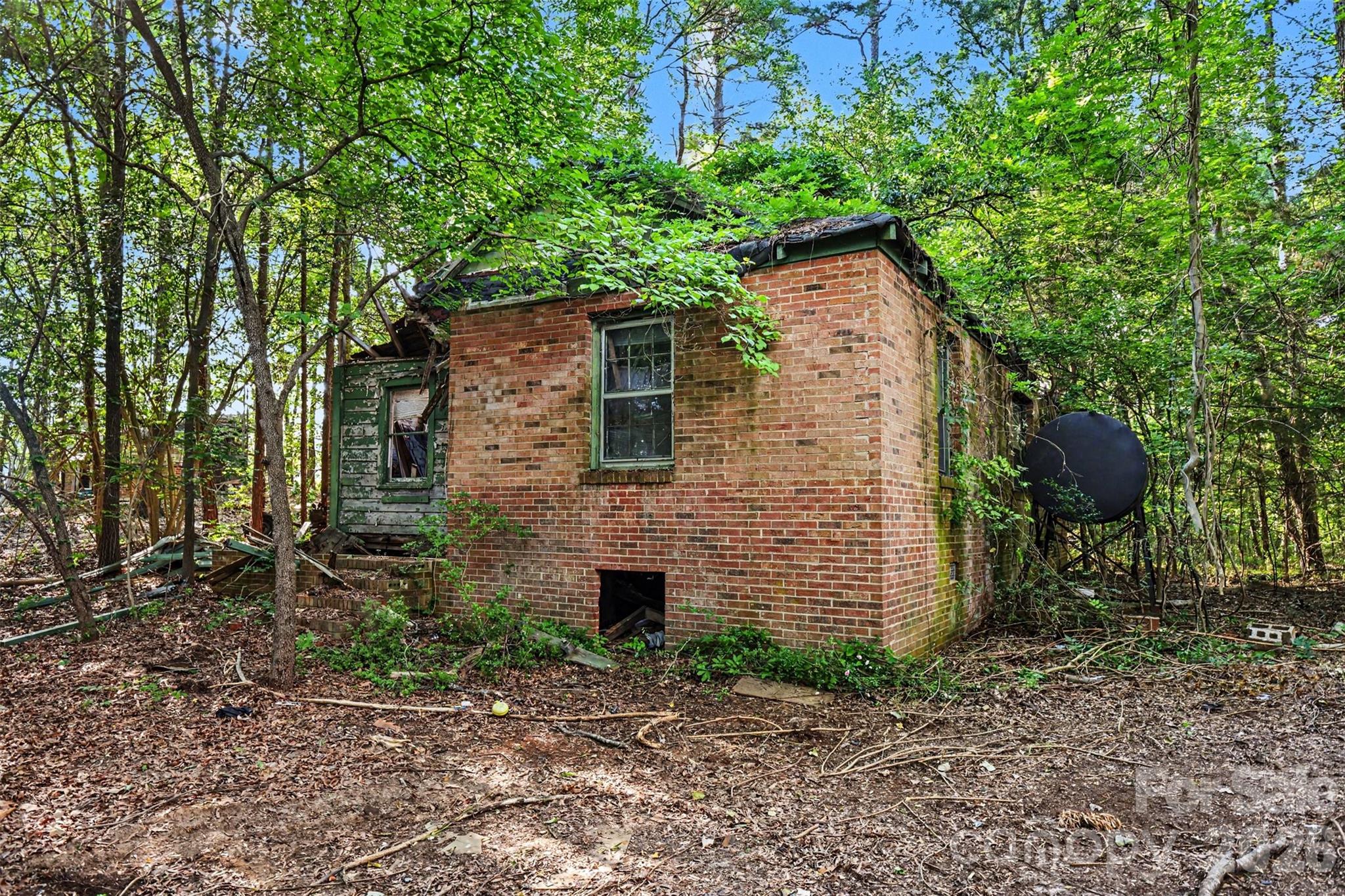 215 Eubanks Road Property Photo 12