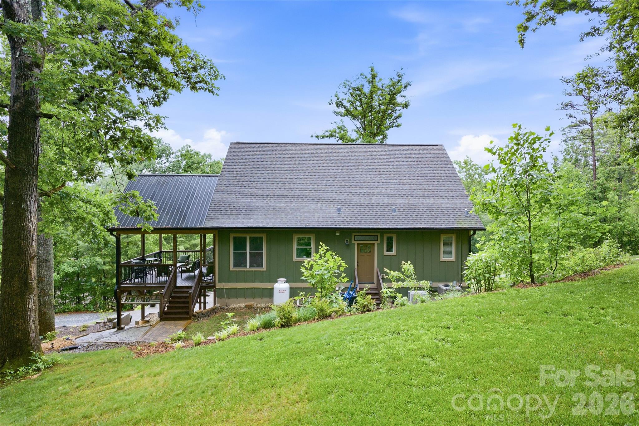211 Wimbledon Court Property Photo 4