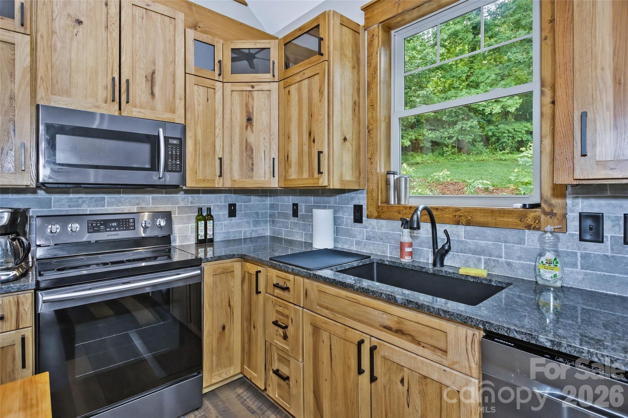 211 Wimbledon Court Property Photo 11