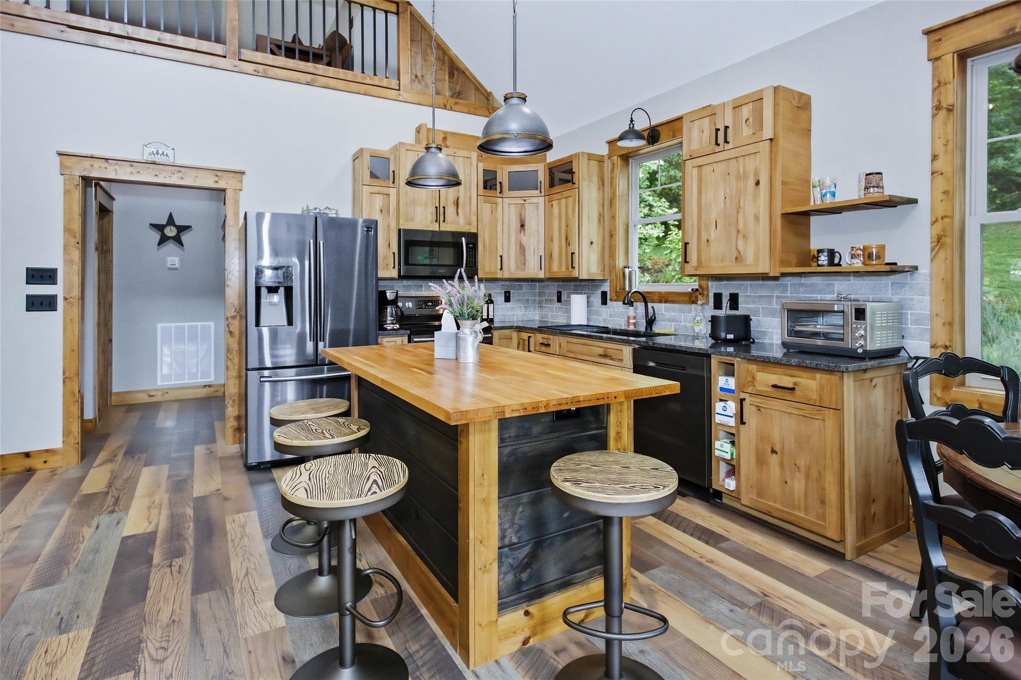 211 Wimbledon Court Property Photo 14