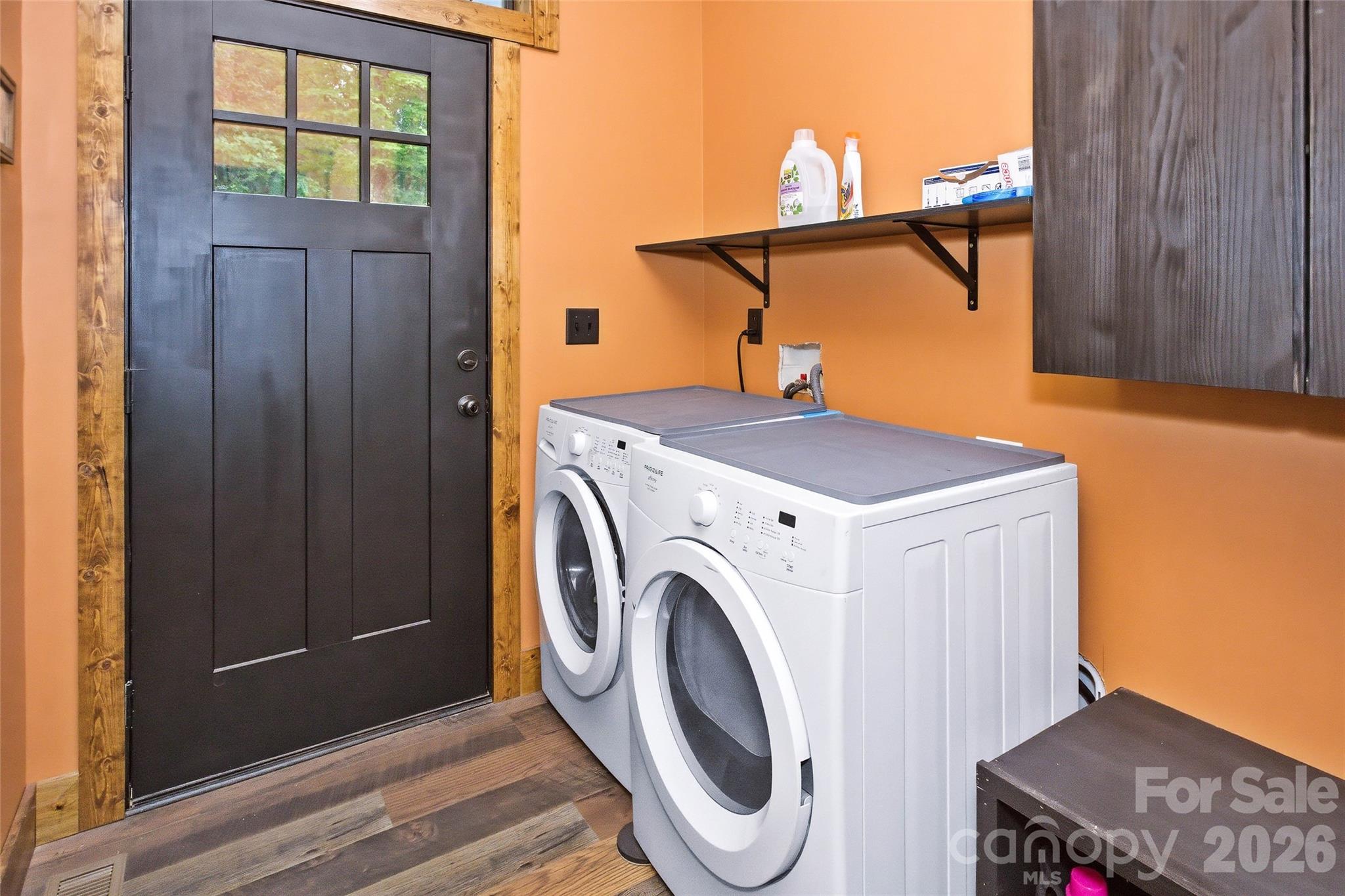 211 Wimbledon Court Property Photo 19