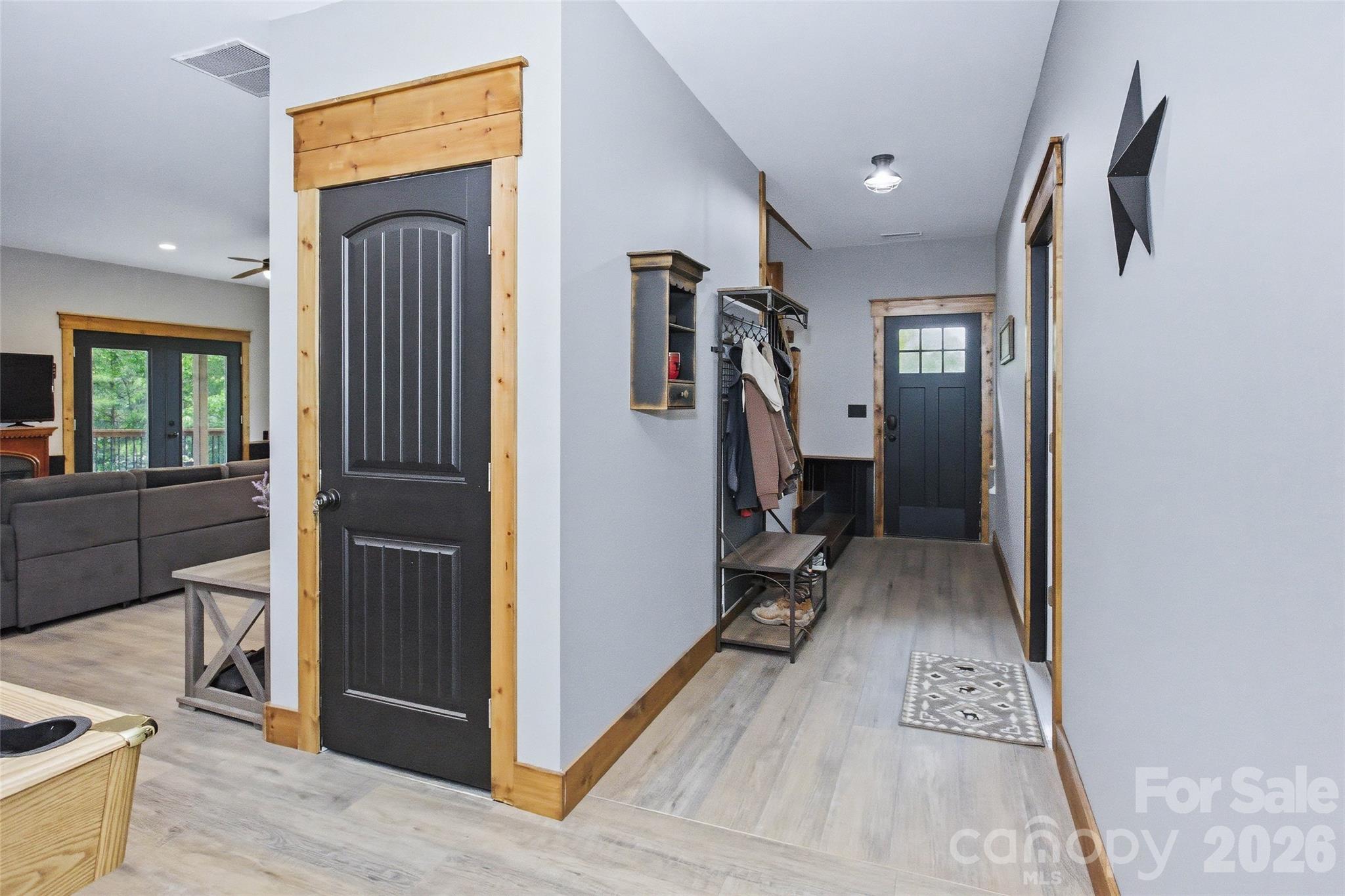 211 Wimbledon Court Property Photo 32