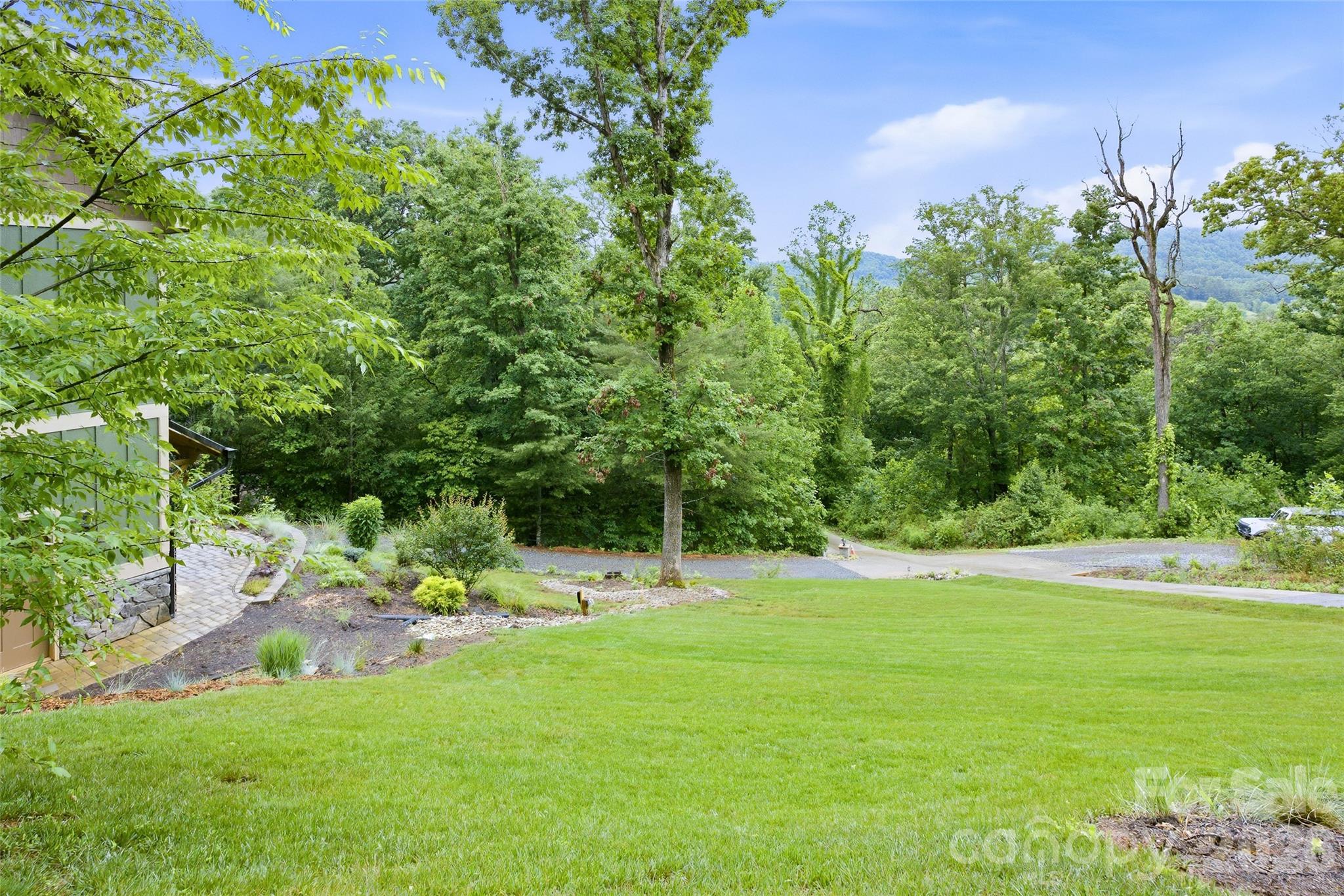 211 Wimbledon Court Property Photo 40