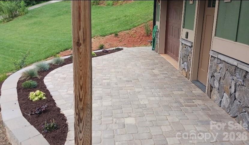 211 Wimbledon Court Property Photo 44