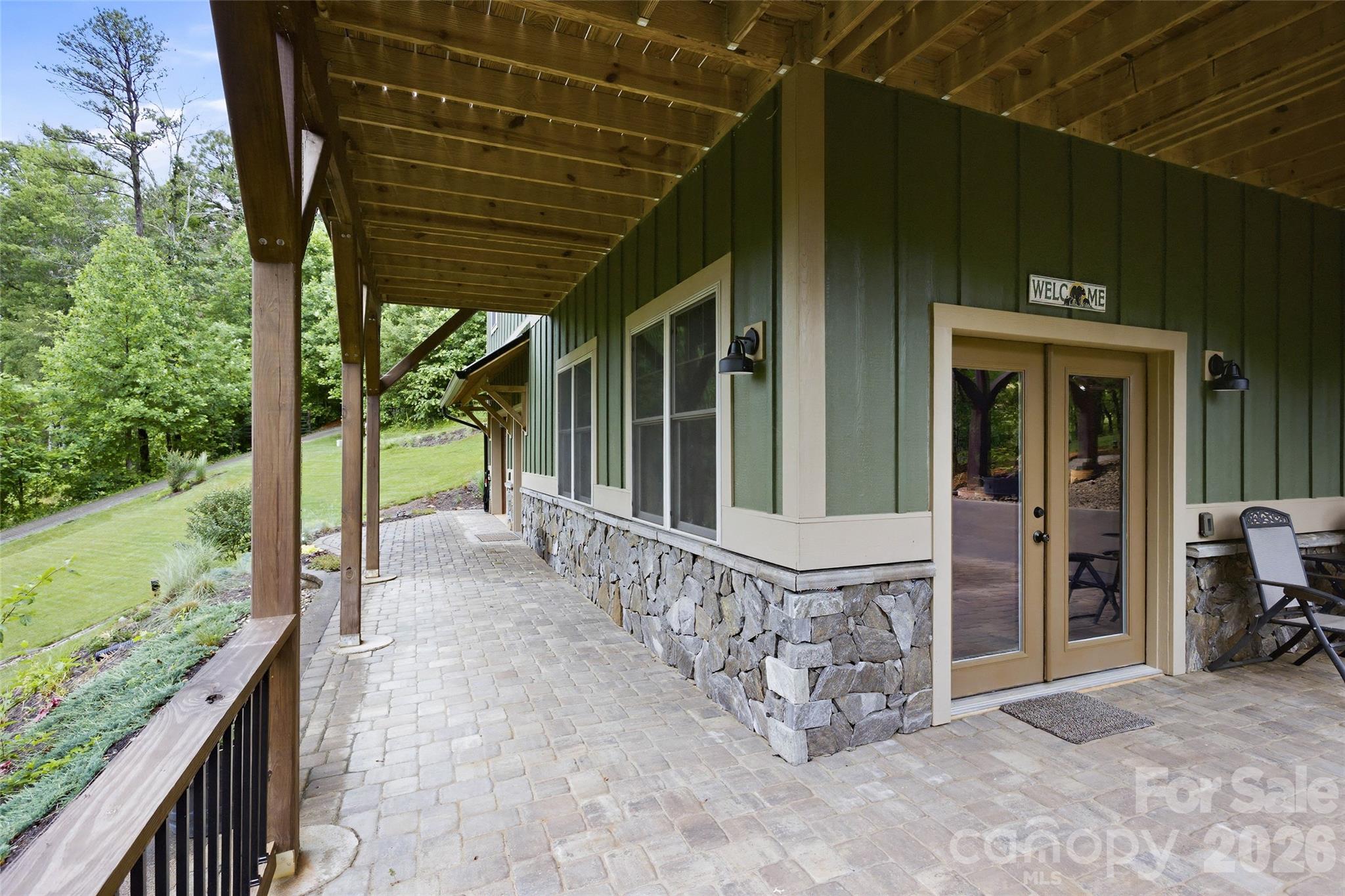 211 Wimbledon Court Property Photo 45
