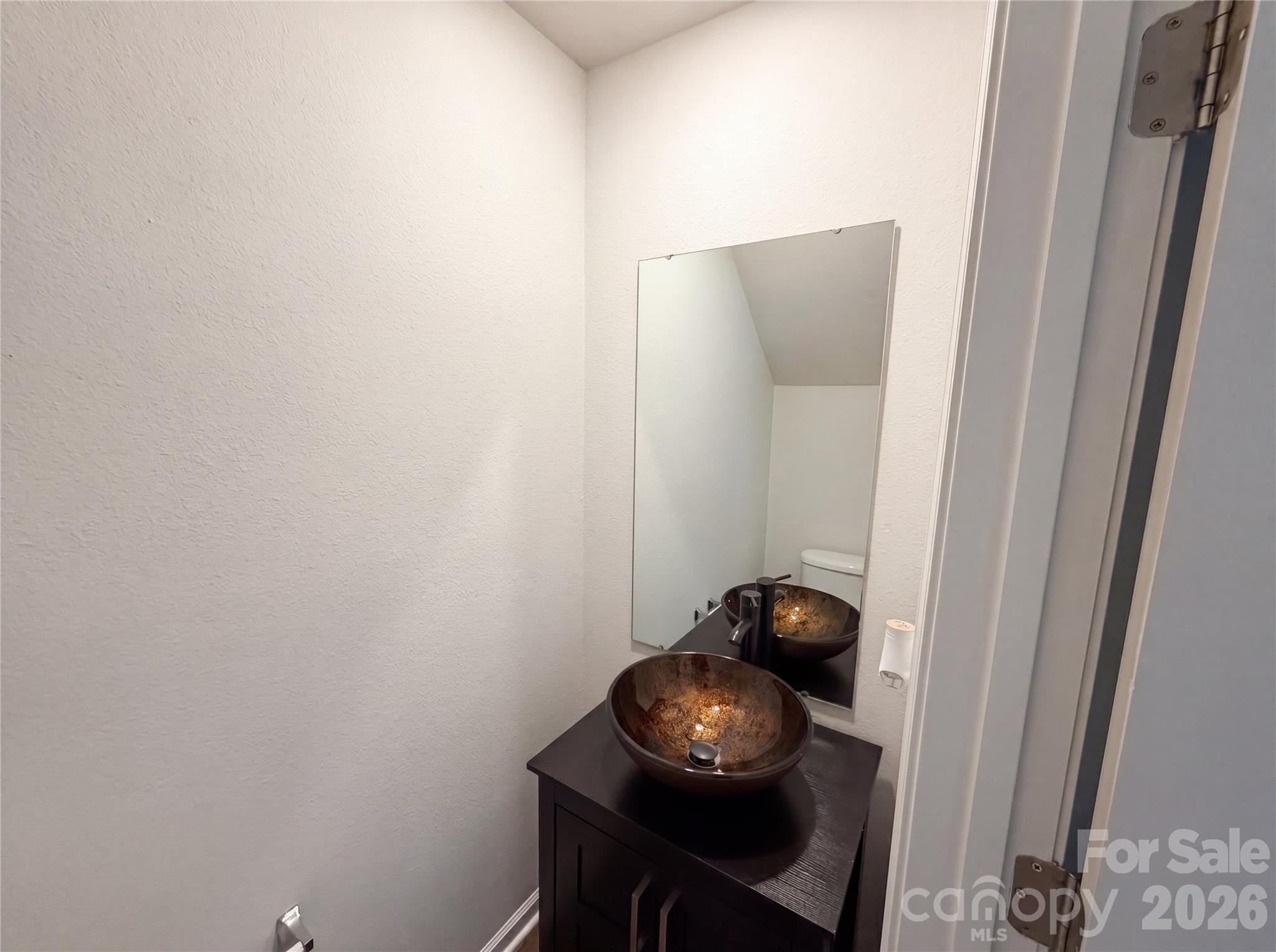 330 Waterstone Drive Property Photo 6