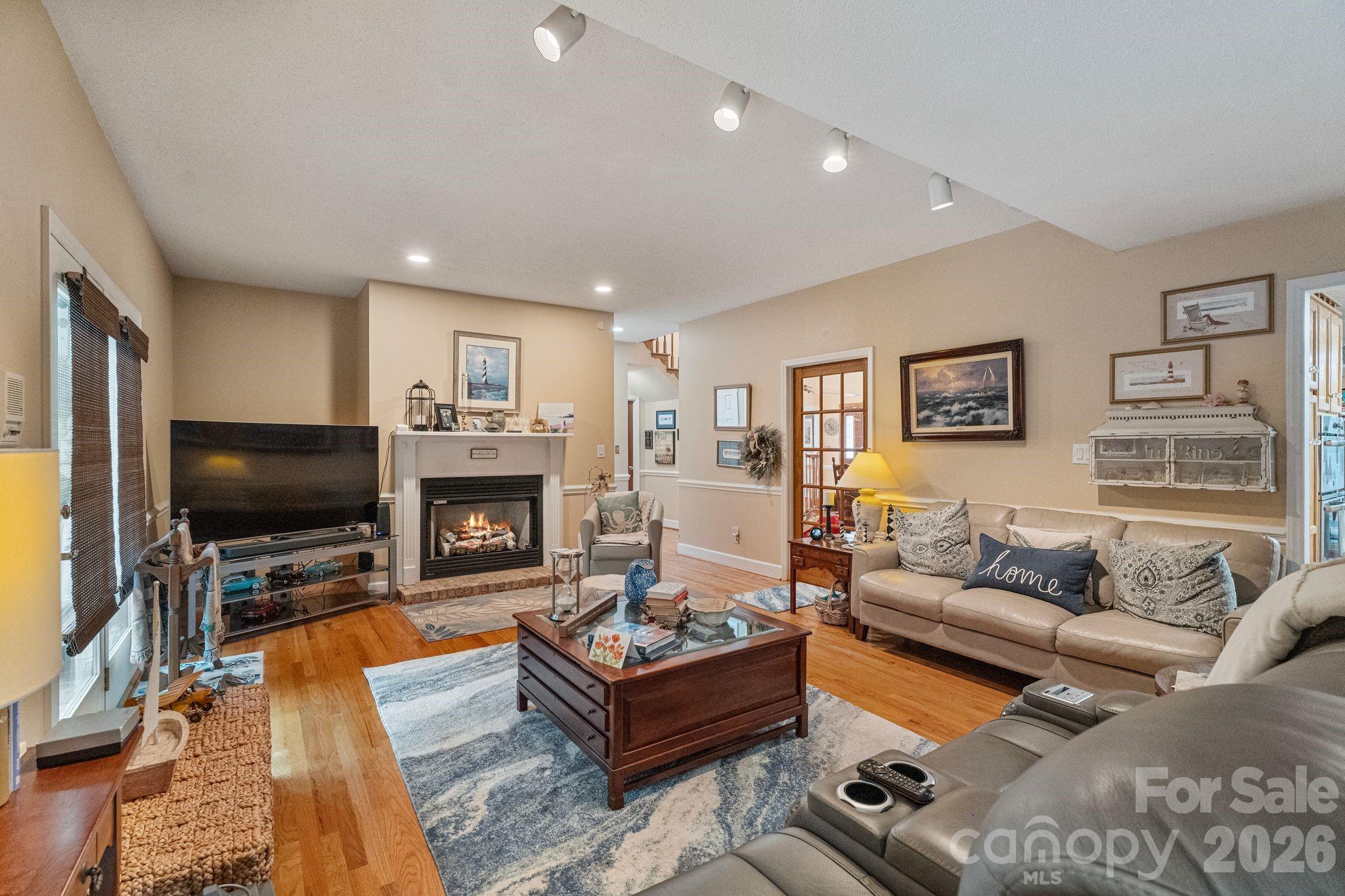 401 Redwood Court Property Photo 18