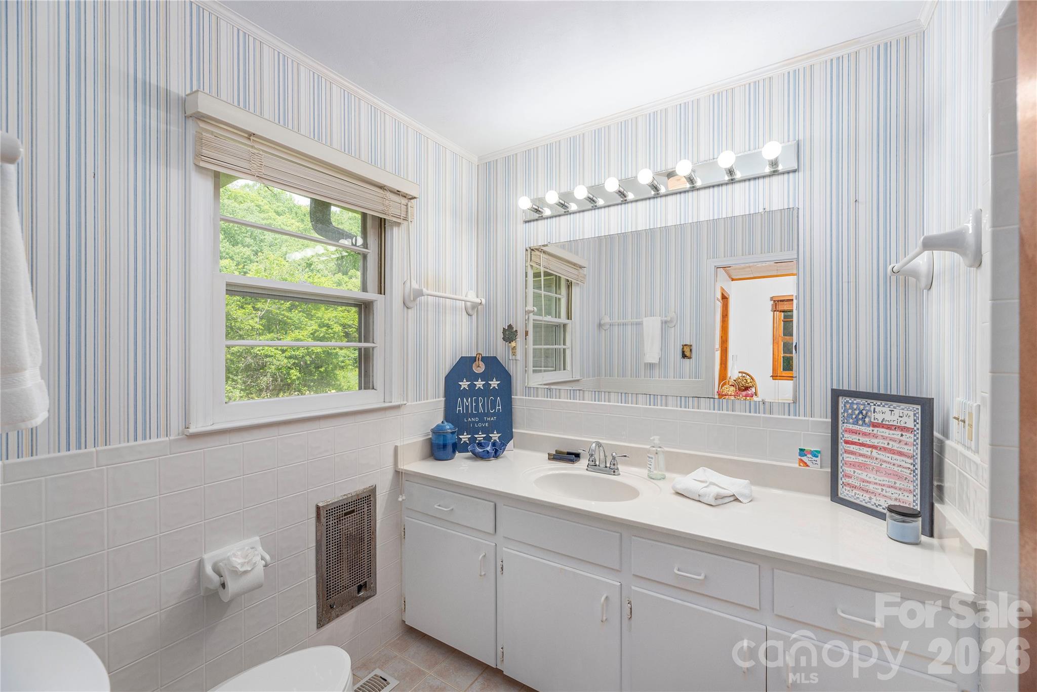 868 Cabin Flats Road Property Photo 10