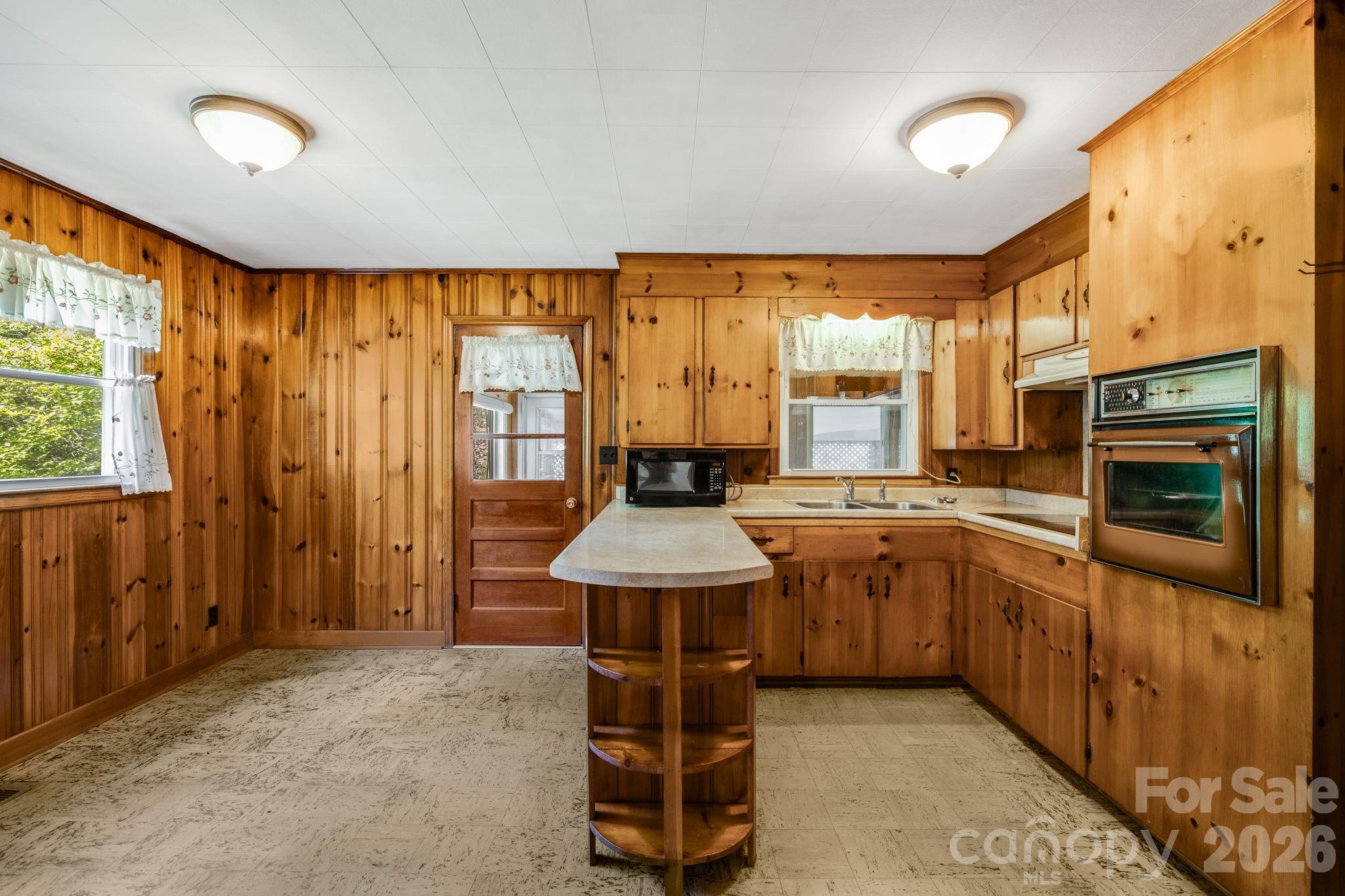 1111 Ammons Branch Road Property Photo 7