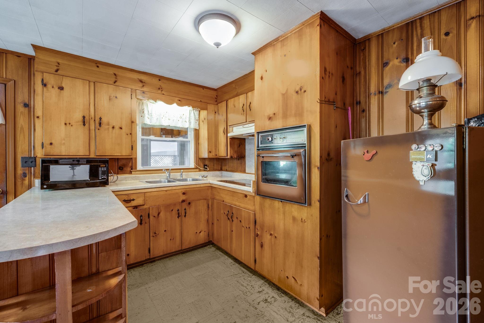 1111 Ammons Branch Road Property Photo 8