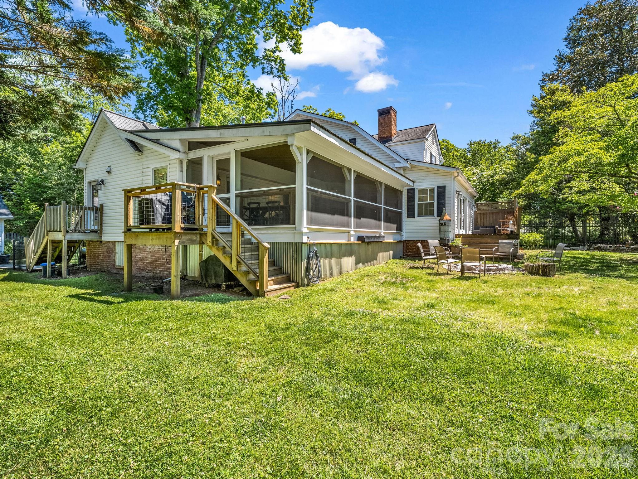 536 Maple Street Property Photo 7