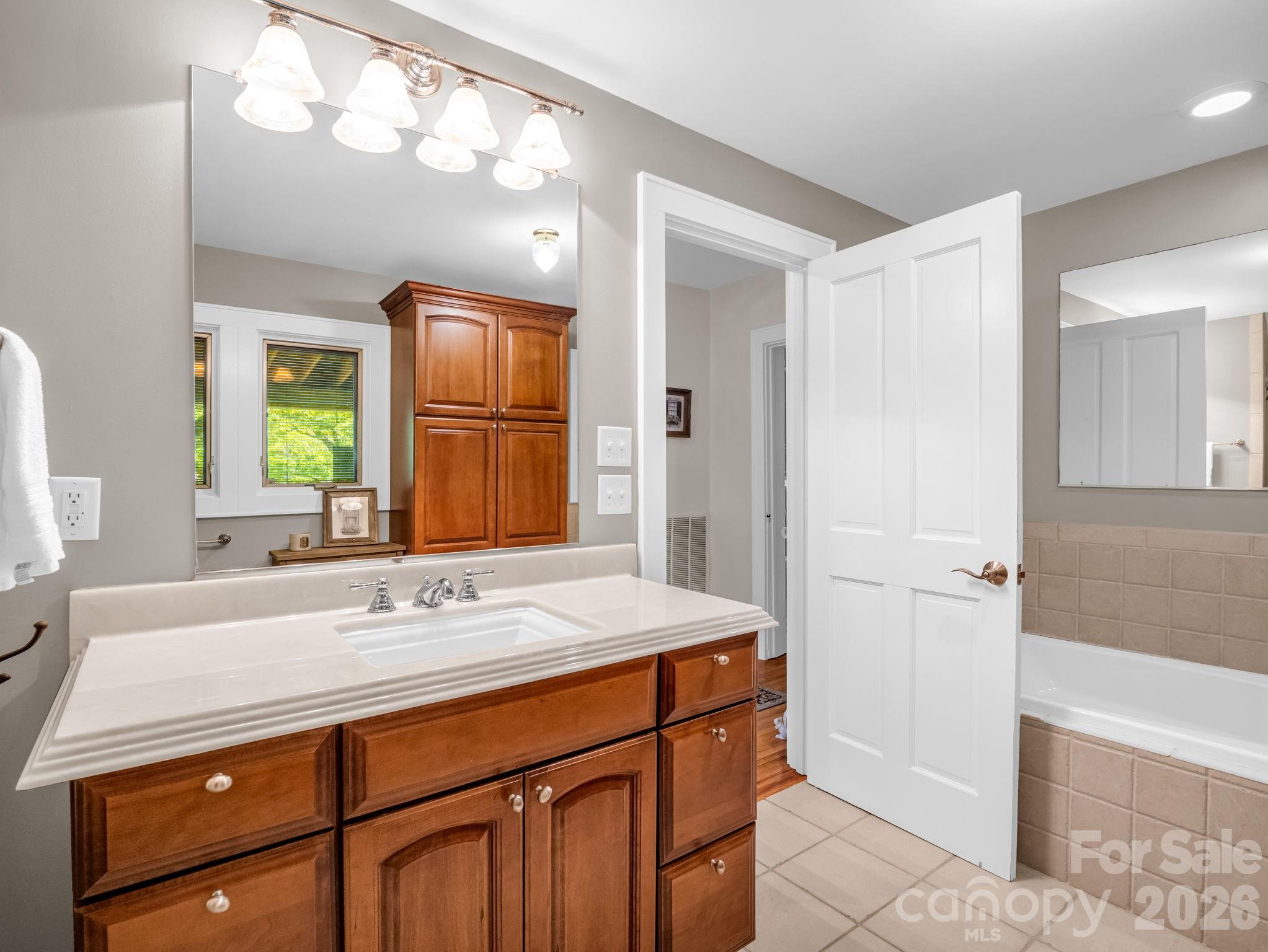 536 Maple Street Property Photo 27