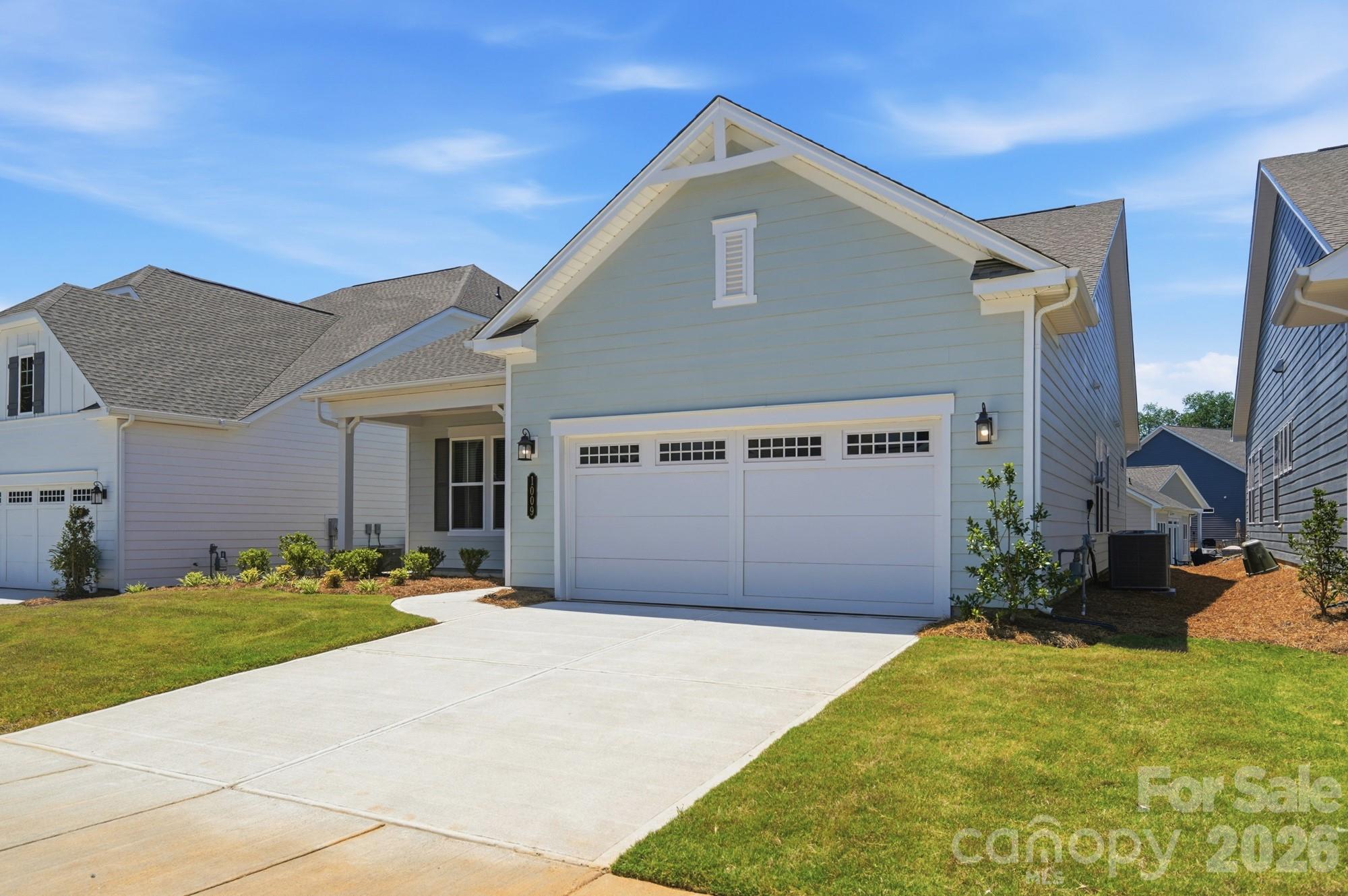 1009 Ballyfin Way Property Photo 2