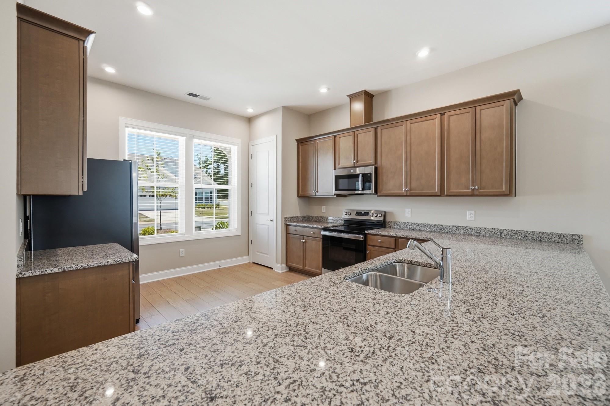 1009 Ballyfin Way Property Photo 6