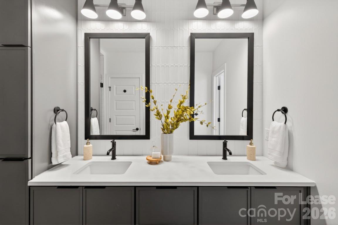 11902 Elm Lane C1 Property Photo 22