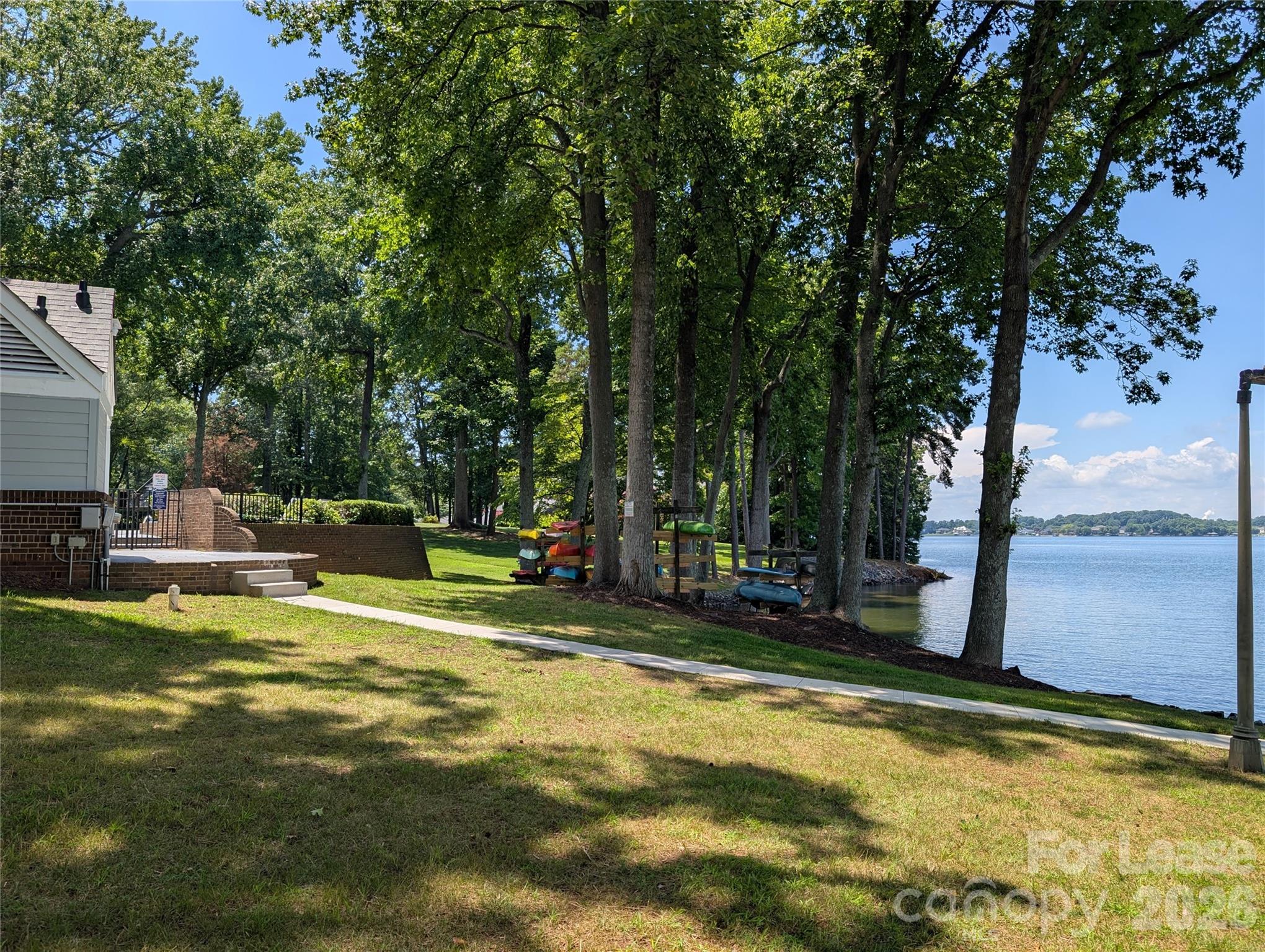 350 Northwest Drive Property Photo 2