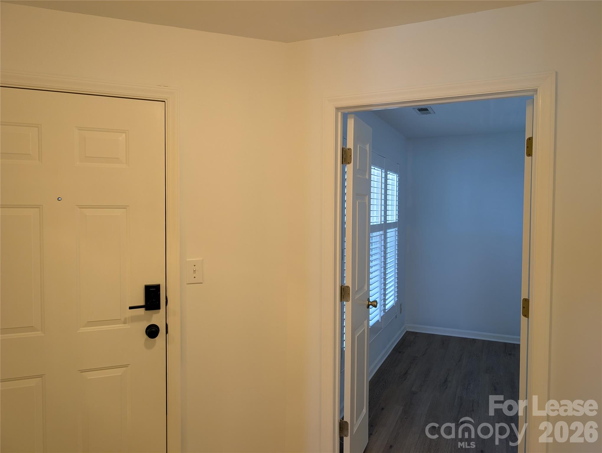 350 Northwest Drive Property Photo 8