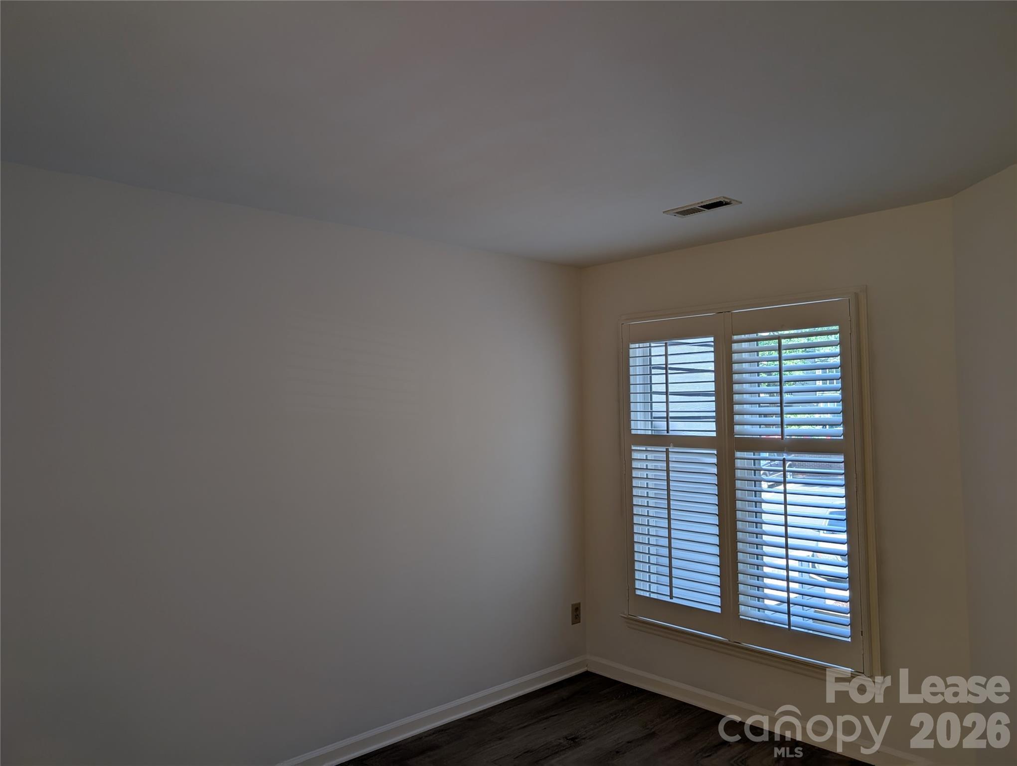 350 Northwest Drive Property Photo 12
