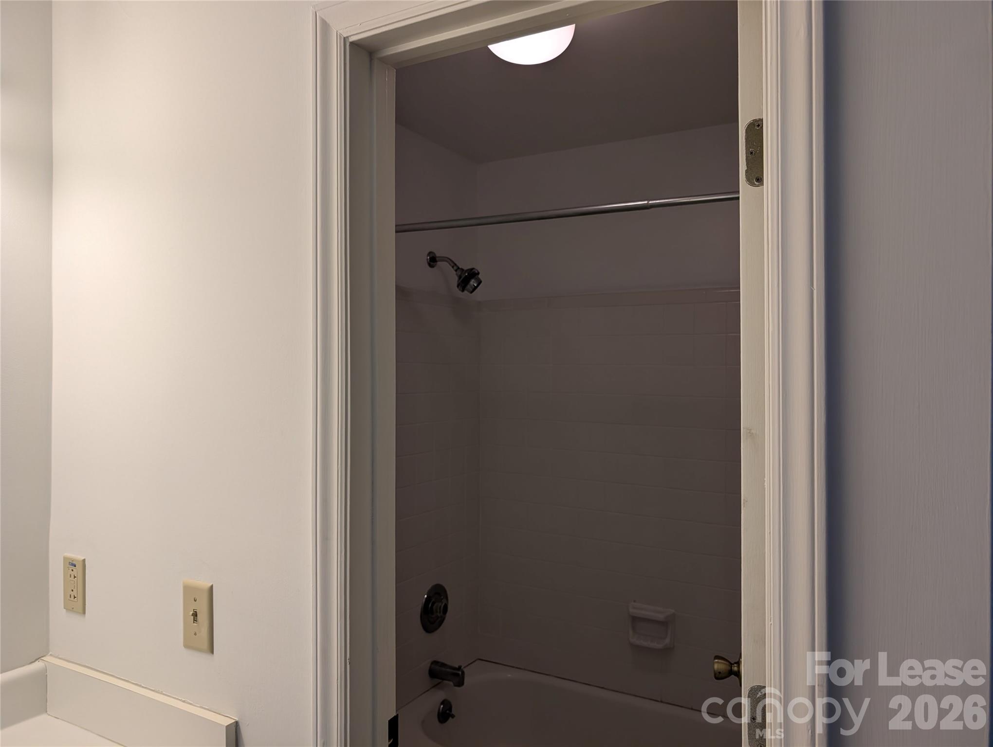 350 Northwest Drive Property Photo 14