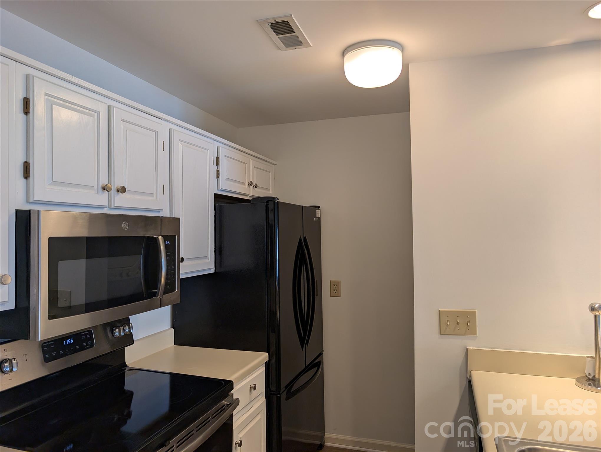 350 Northwest Drive Property Photo 15