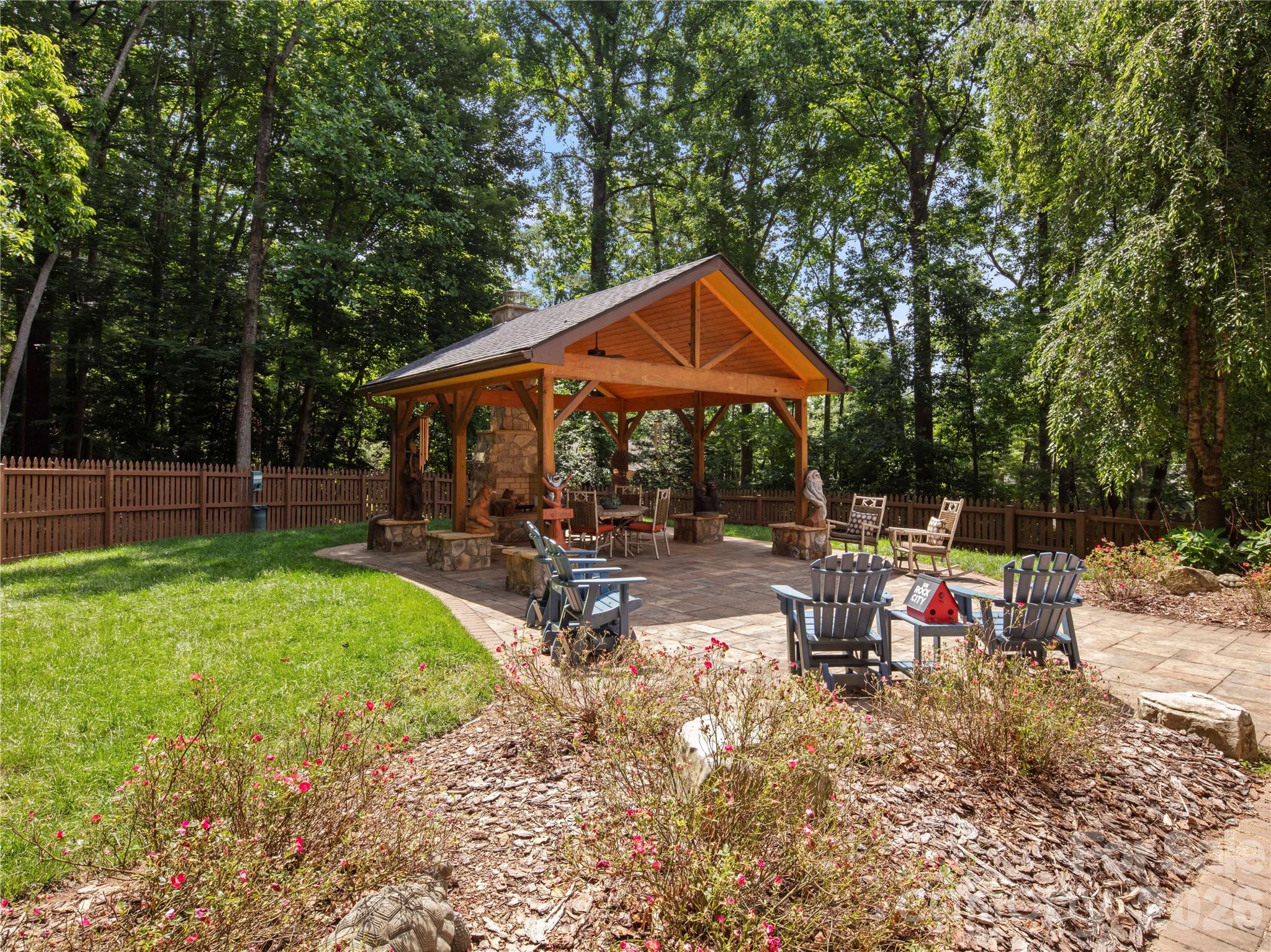 105 Braeside Circle Property Photo 4