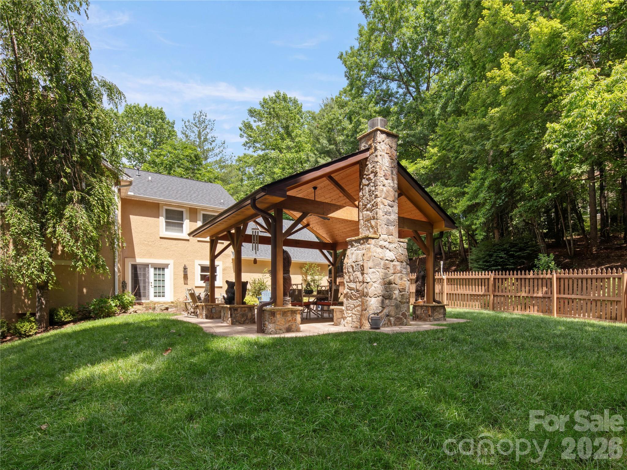 105 Braeside Circle Property Photo 6