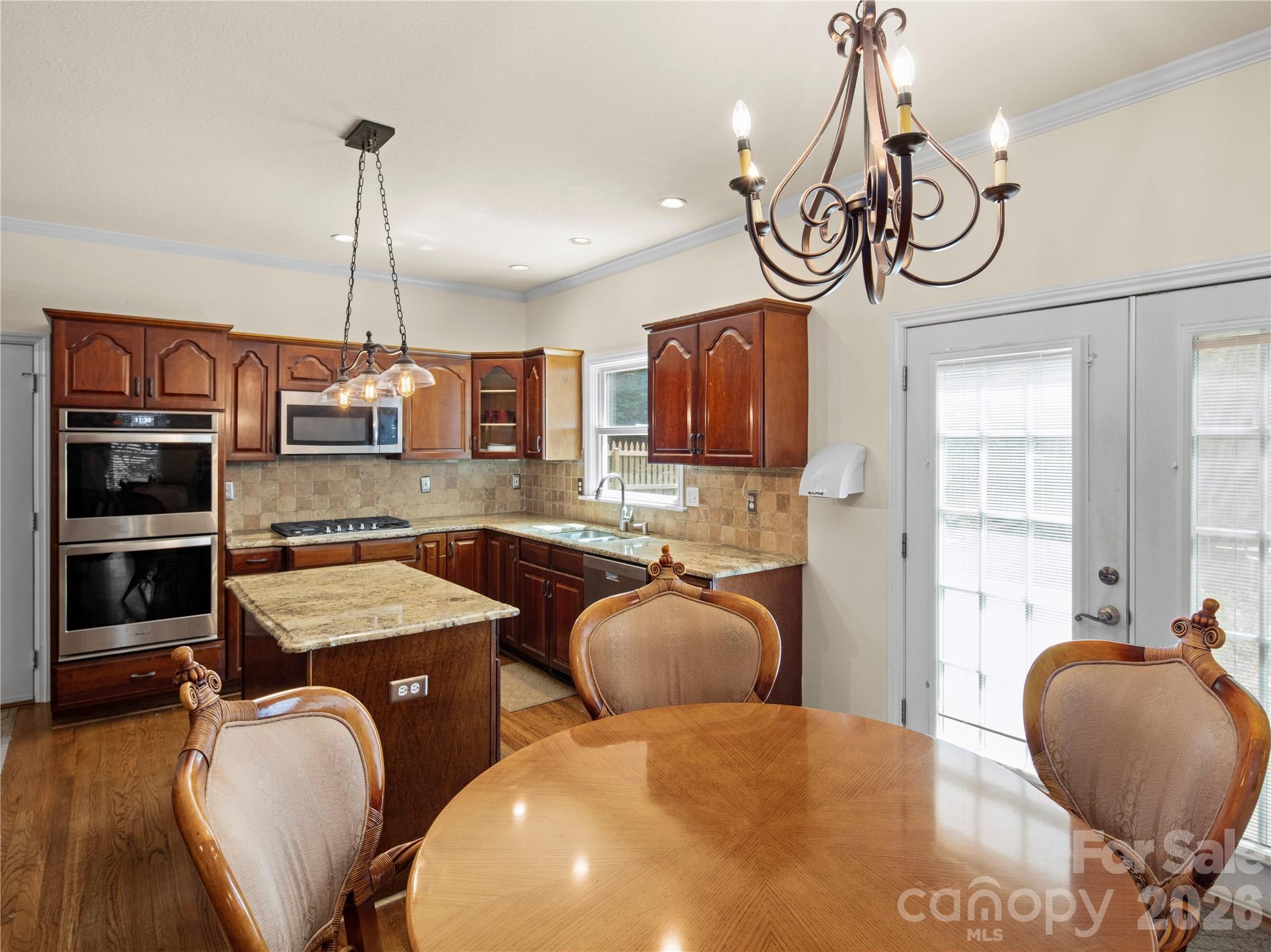 105 Braeside Circle Property Photo 7