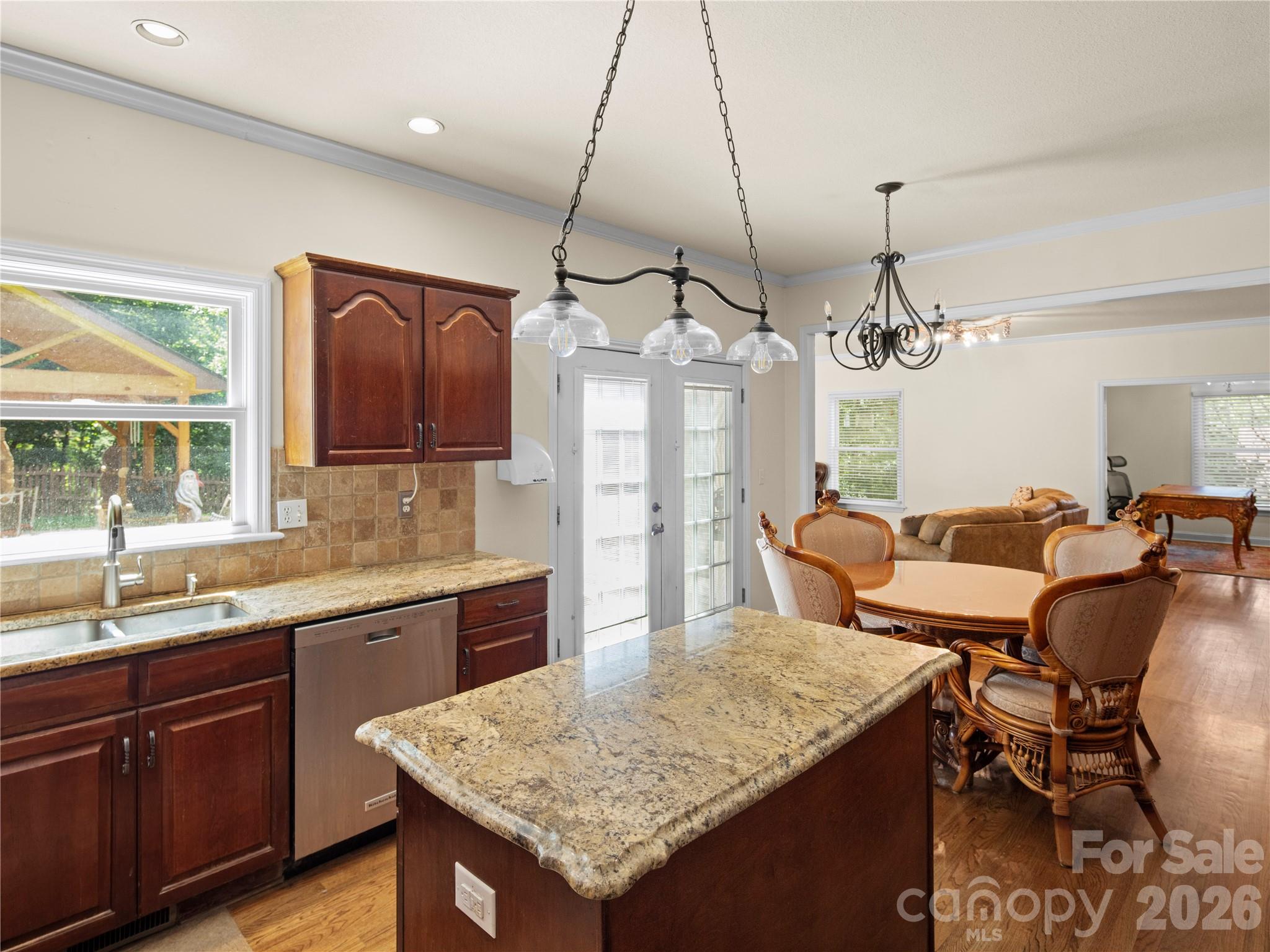 105 Braeside Circle Property Photo 12