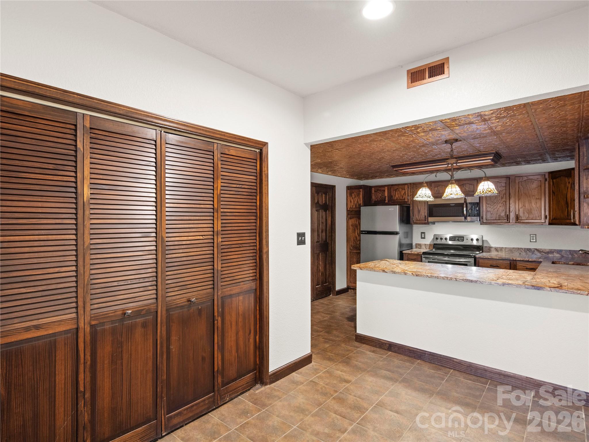 105 Braeside Circle Property Photo 32