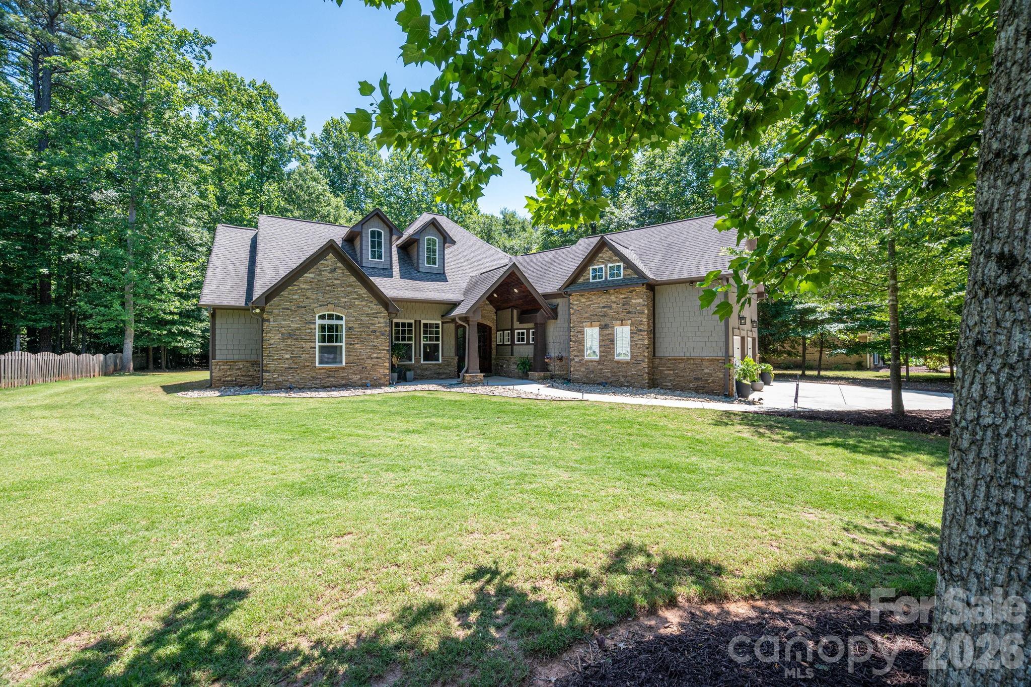 489 Evergreen Road Property Photo 2