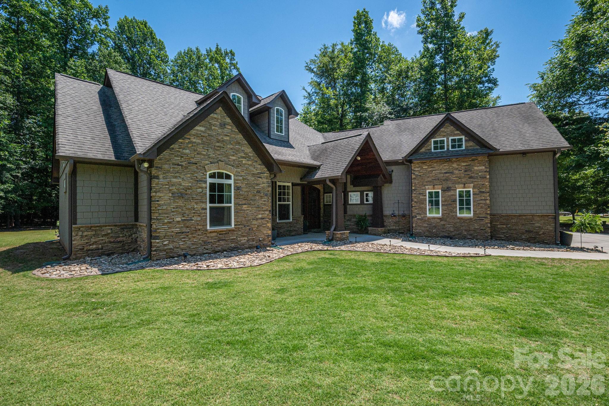489 Evergreen Road Property Photo 3