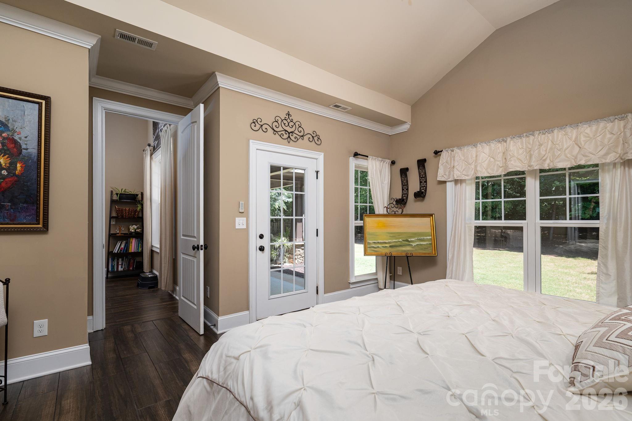 489 Evergreen Road Property Photo 18