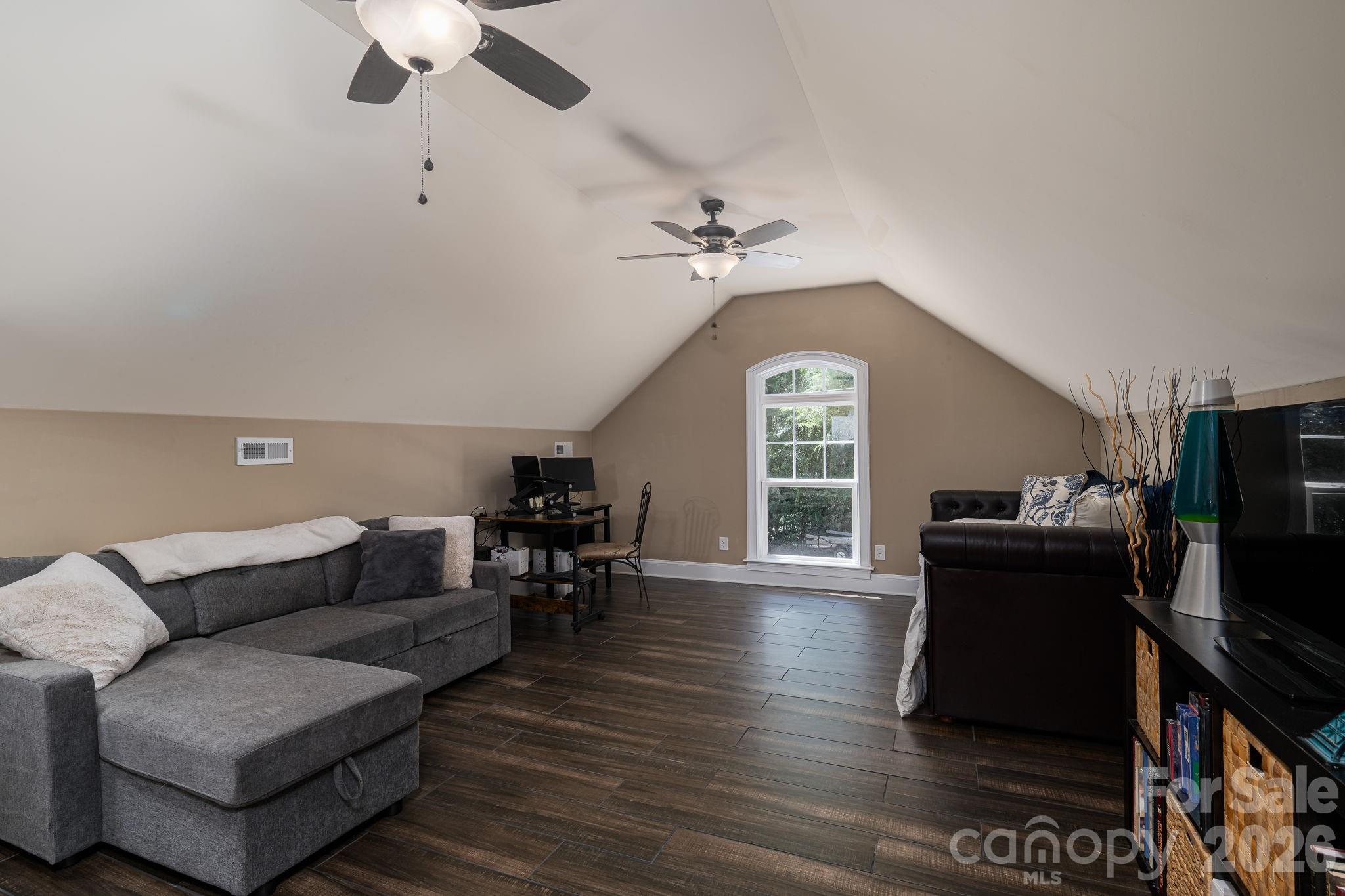 489 Evergreen Road Property Photo 29