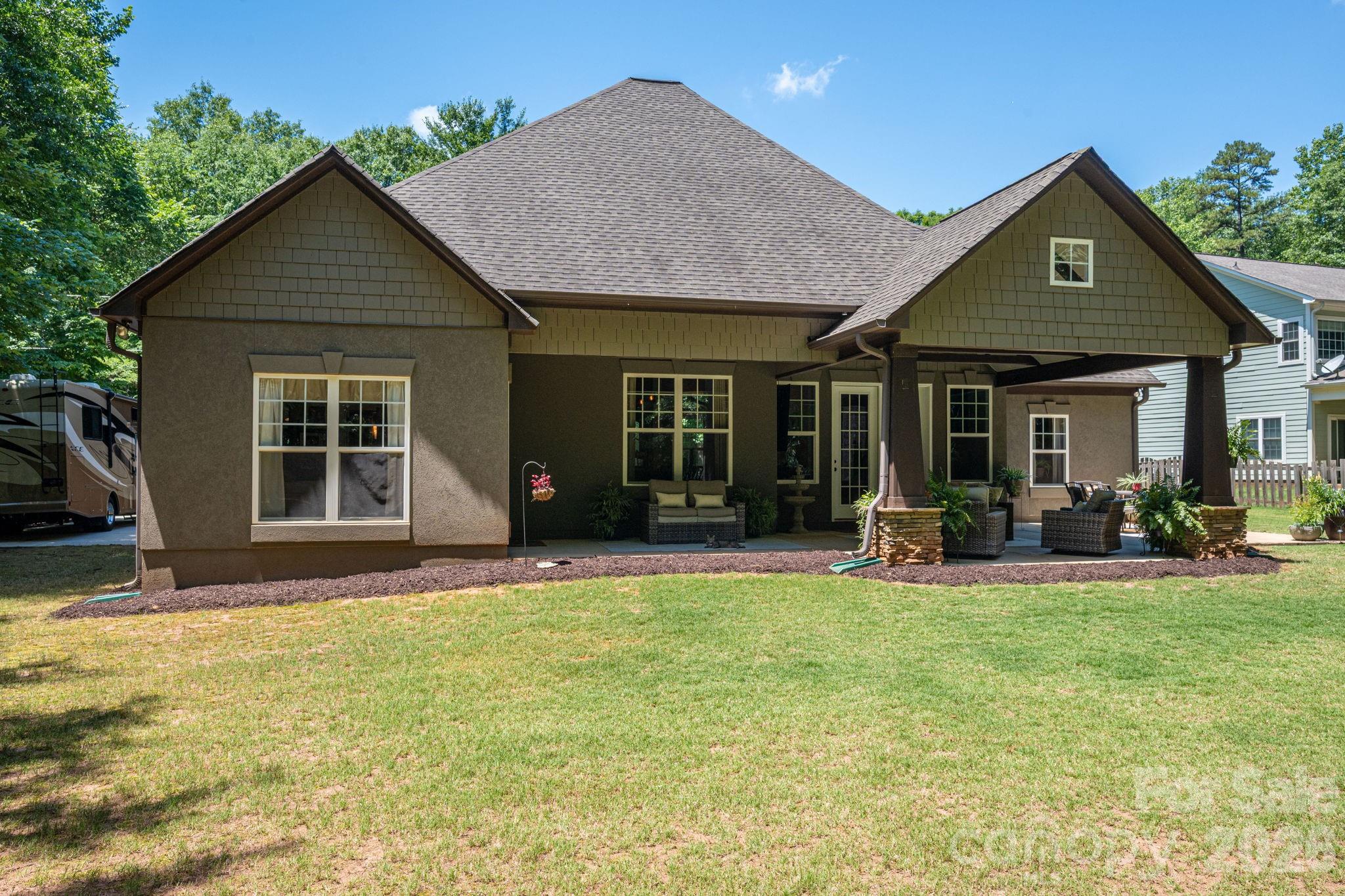 489 Evergreen Road Property Photo 38