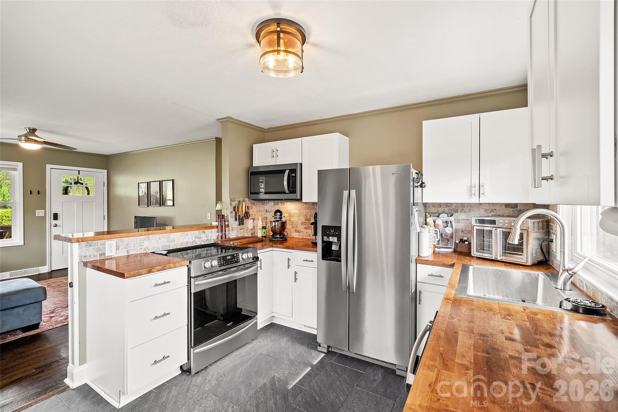 708 Prince Drive Property Photo 1