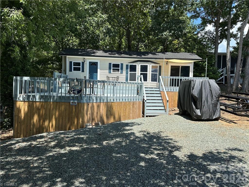 112 N Cardinal Drive Property Photo 1
