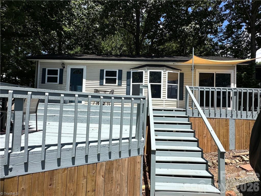 112 N Cardinal Drive Property Photo 2