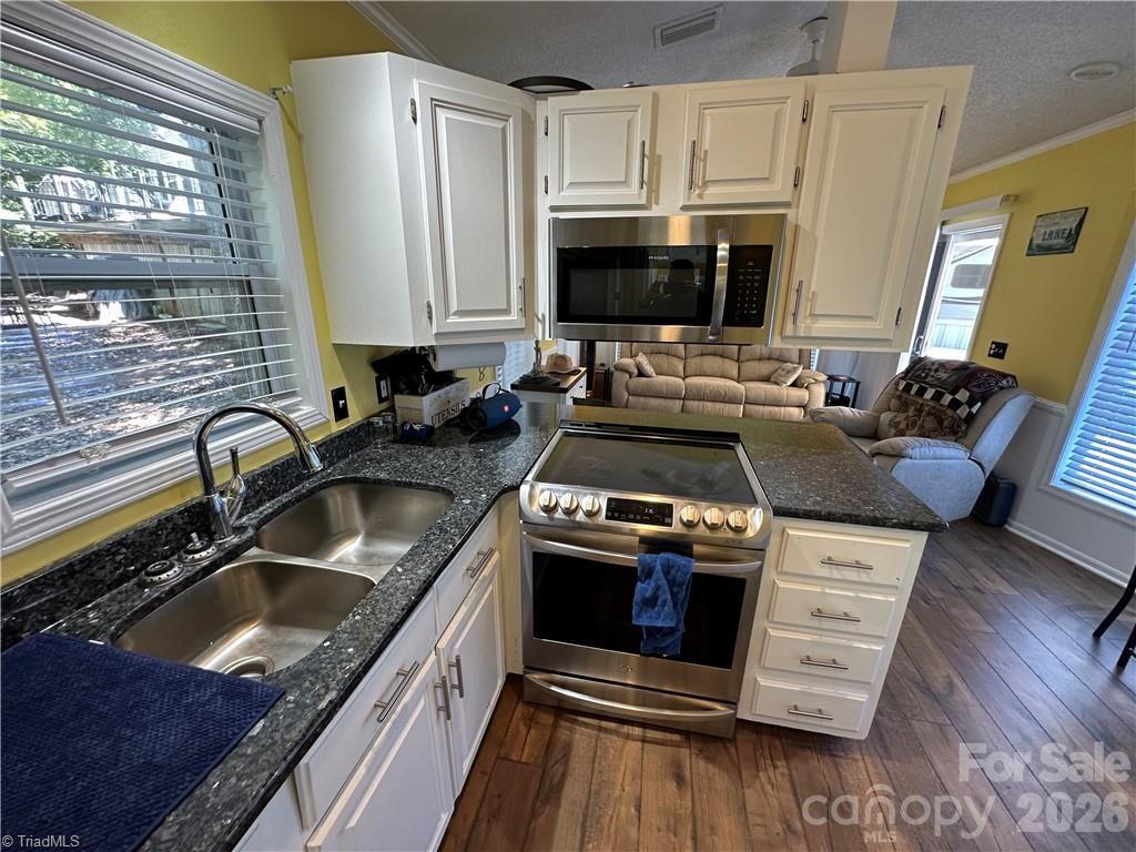 112 N Cardinal Drive Property Photo 13