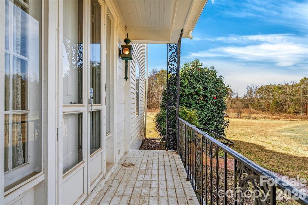 11124 Eastfield Road Property Photo 9