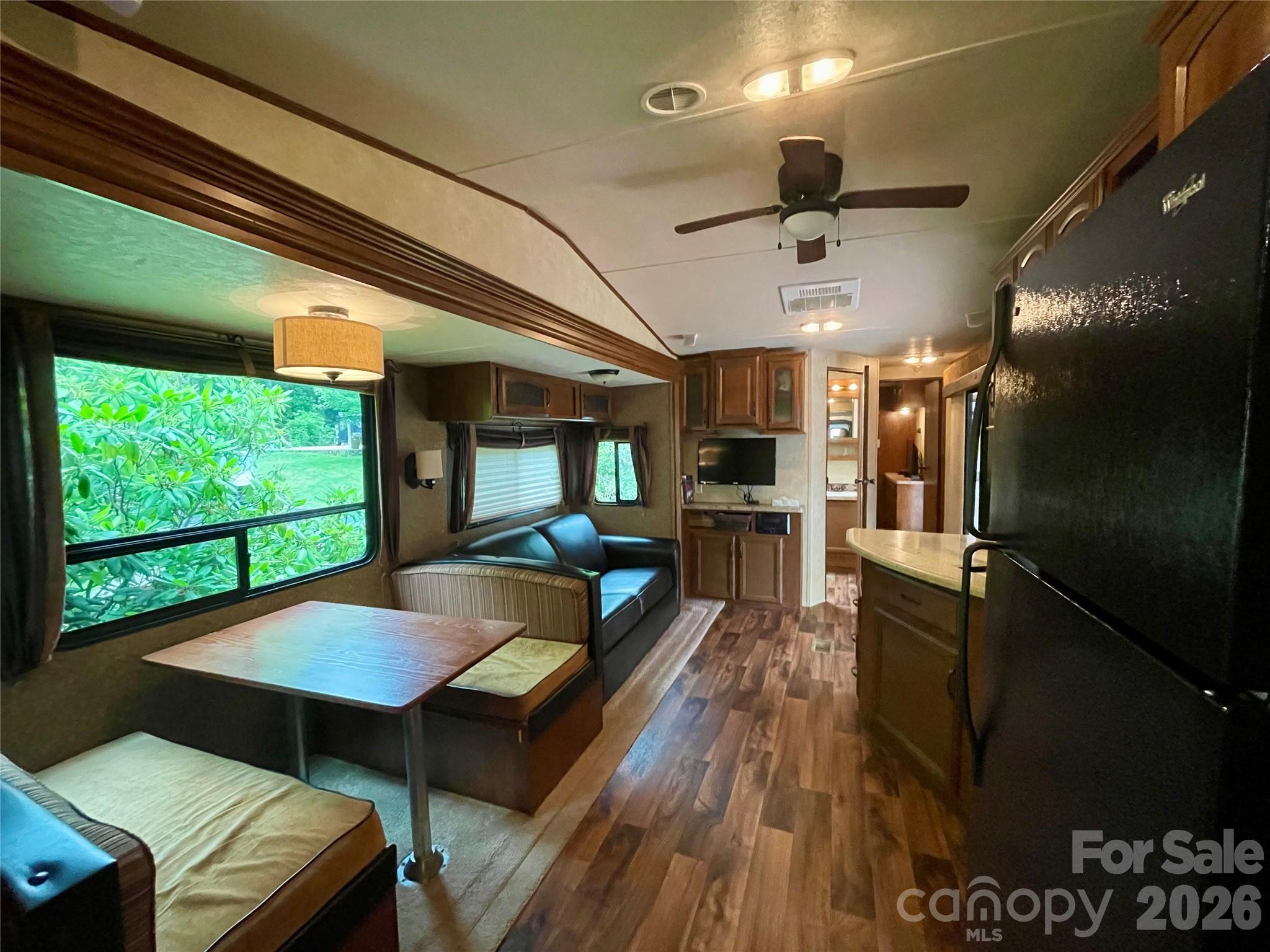 226 Saddle Ridge Drive Property Photo 3