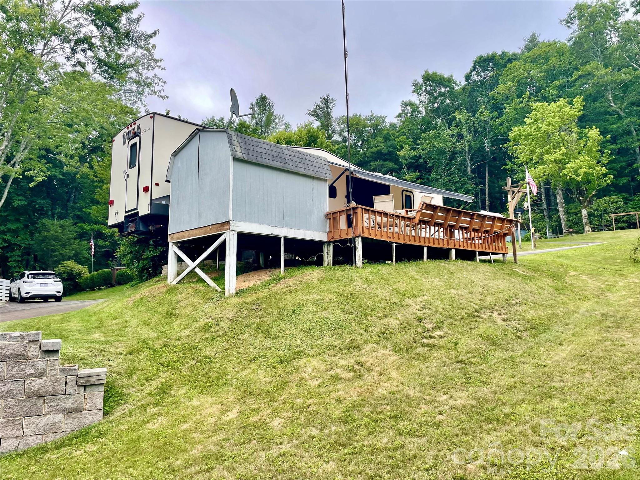 226 Saddle Ridge Drive Property Photo 16