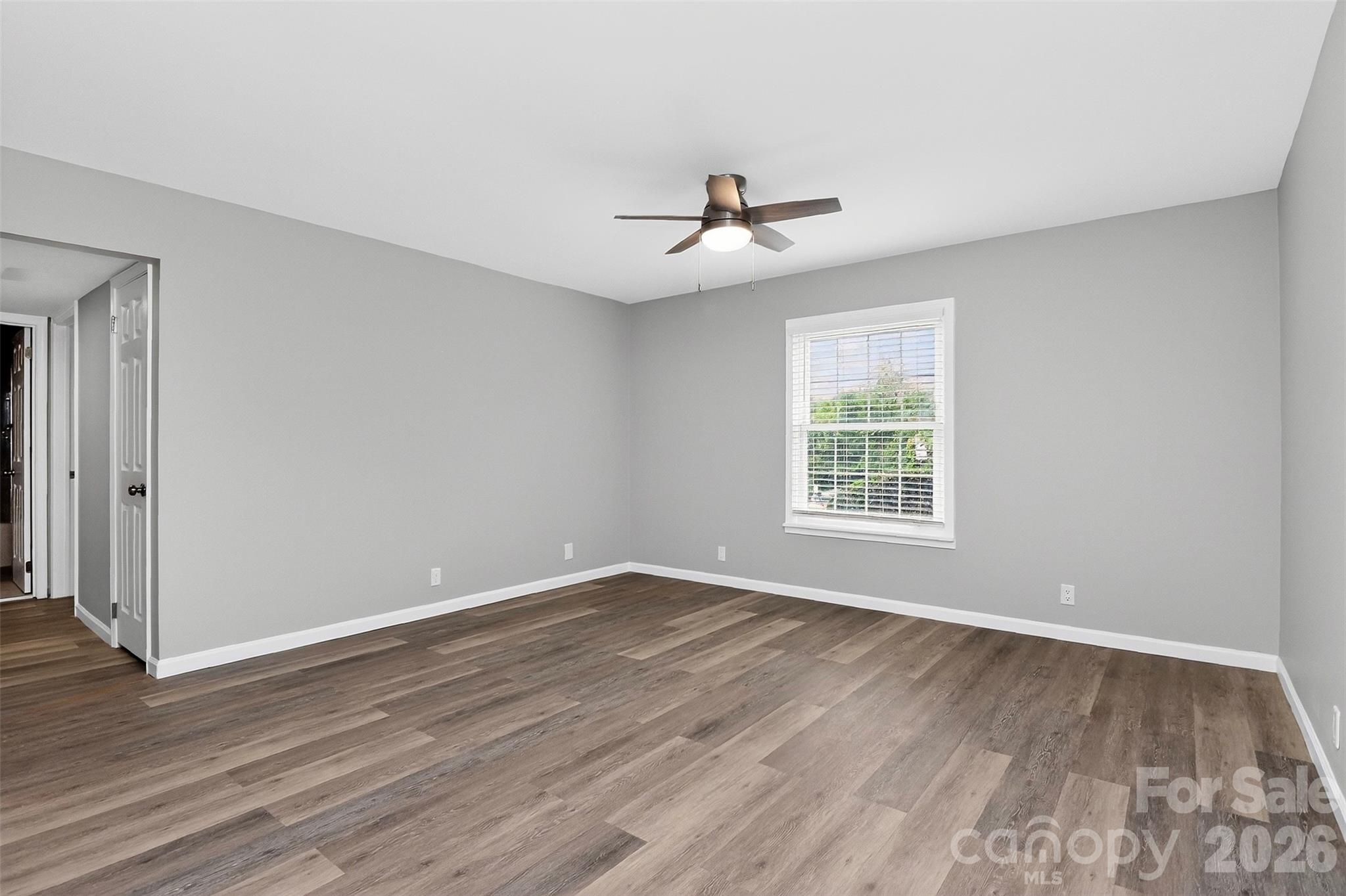 2610 Park Road E Property Photo 1