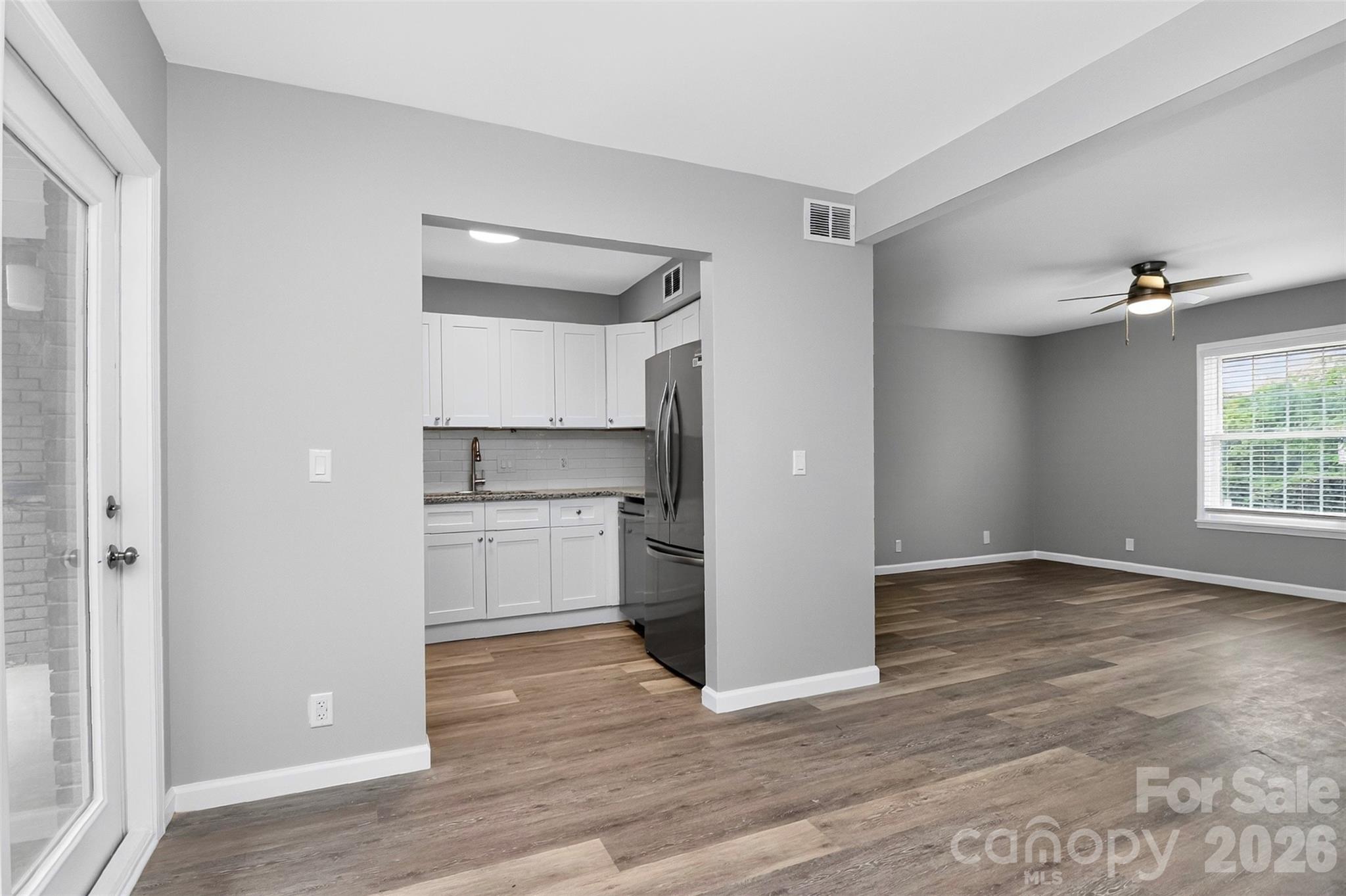 2610 Park Road E Property Photo 3