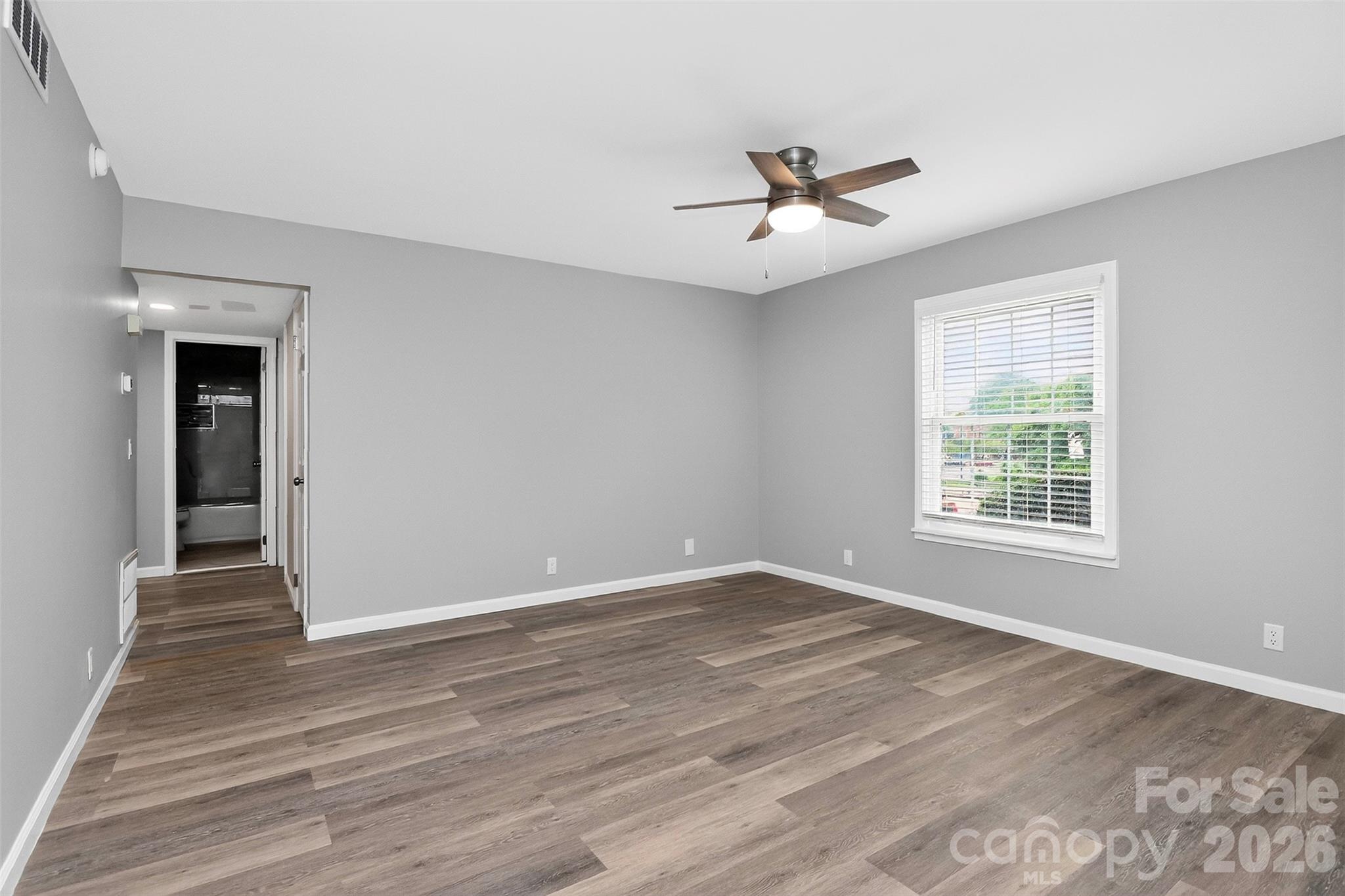 2610 Park Road E Property Photo 4