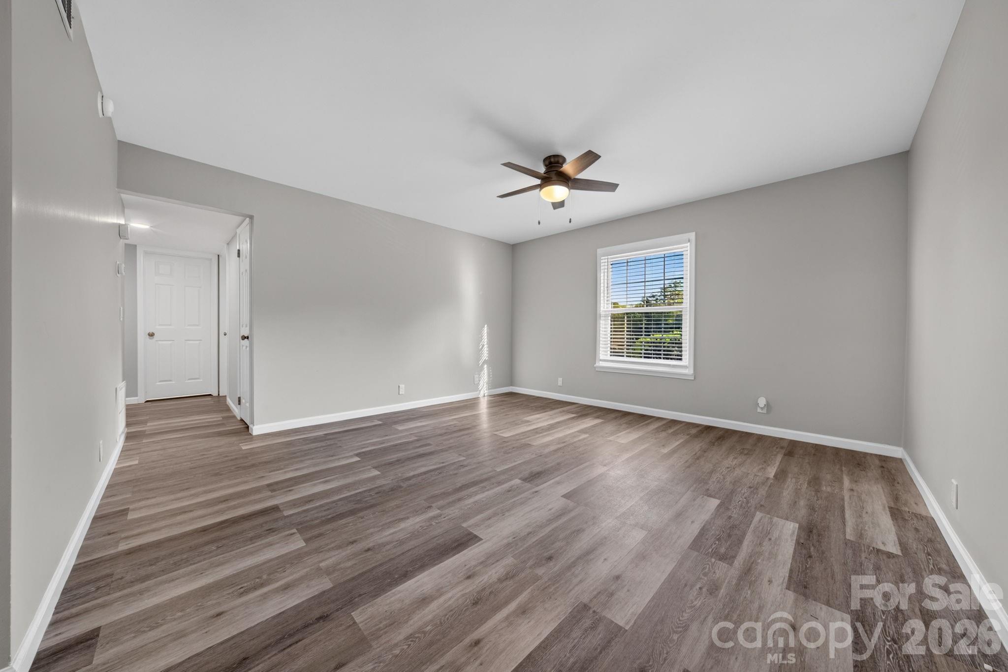 2610 Park Road E Property Photo 5