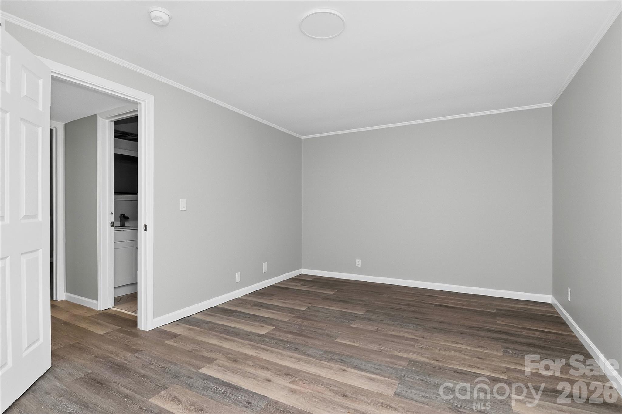 2610 Park Road E Property Photo 6