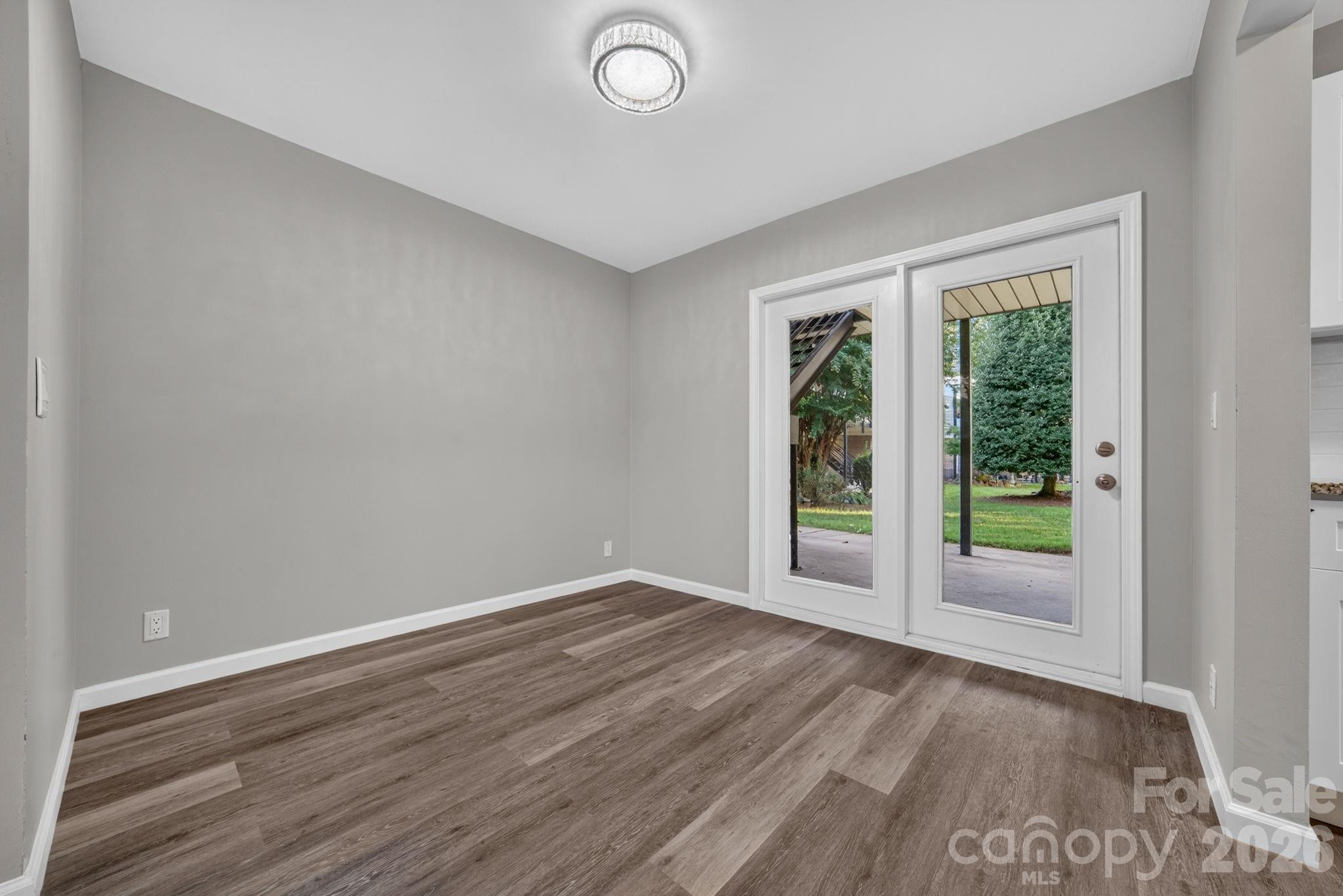 2610 Park Road E Property Photo 7